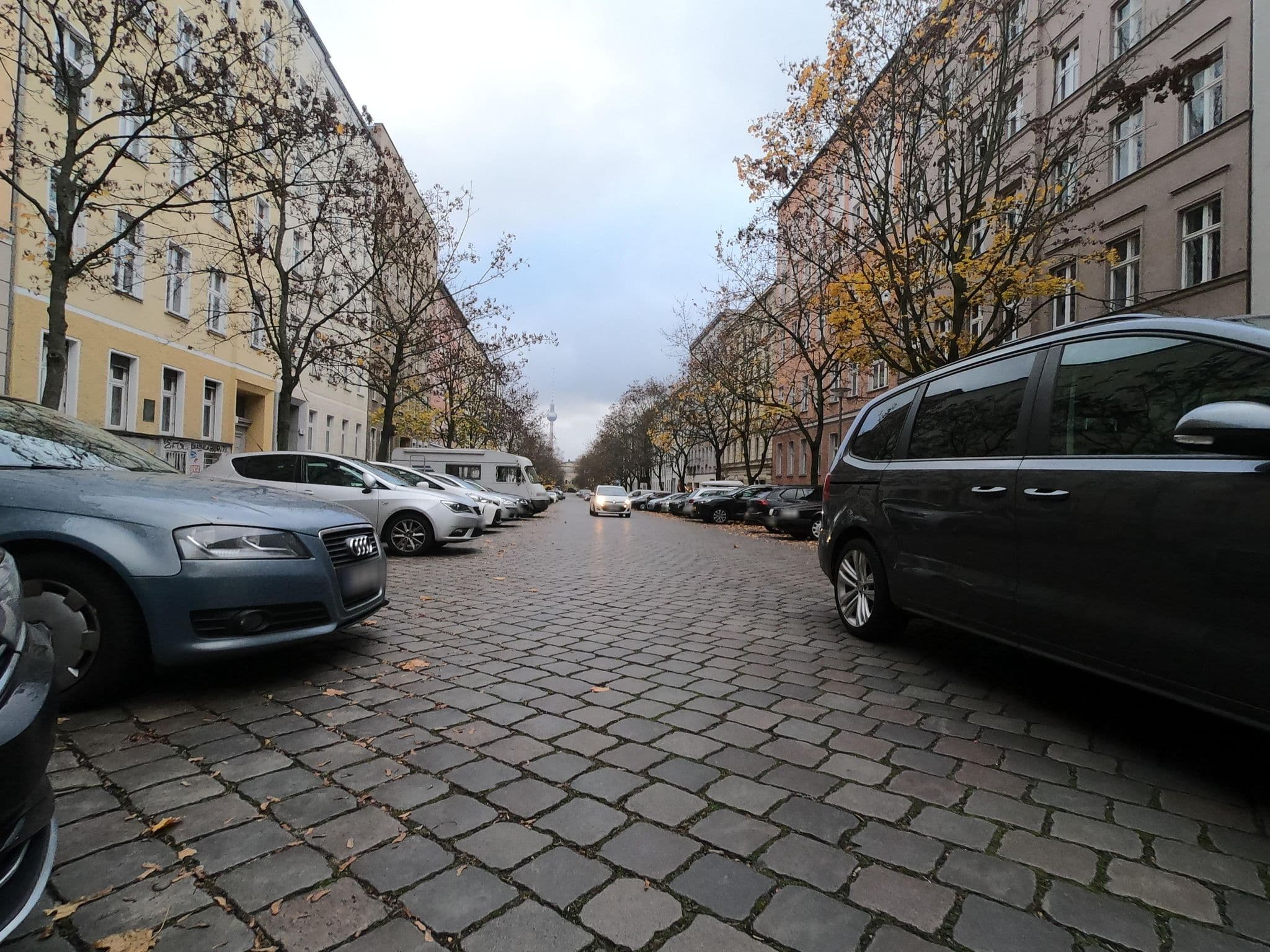 Street view near Pension Berlin Mitte, Gesundbrunnen — © carlheinz (CC BY-SA · Mapillary)