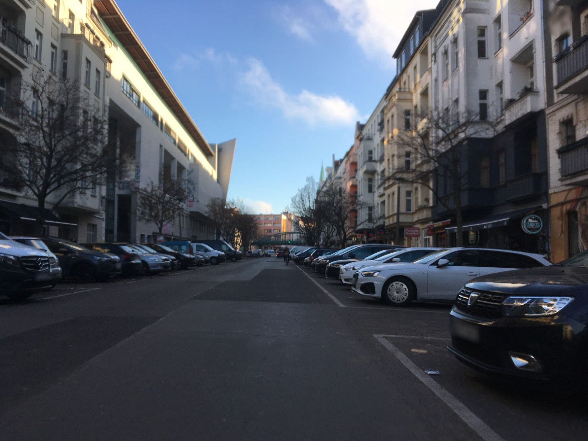 Street view near Schall und Rauch, Prenzlauer Berg — © carlheinz (CC BY-SA · Mapillary)