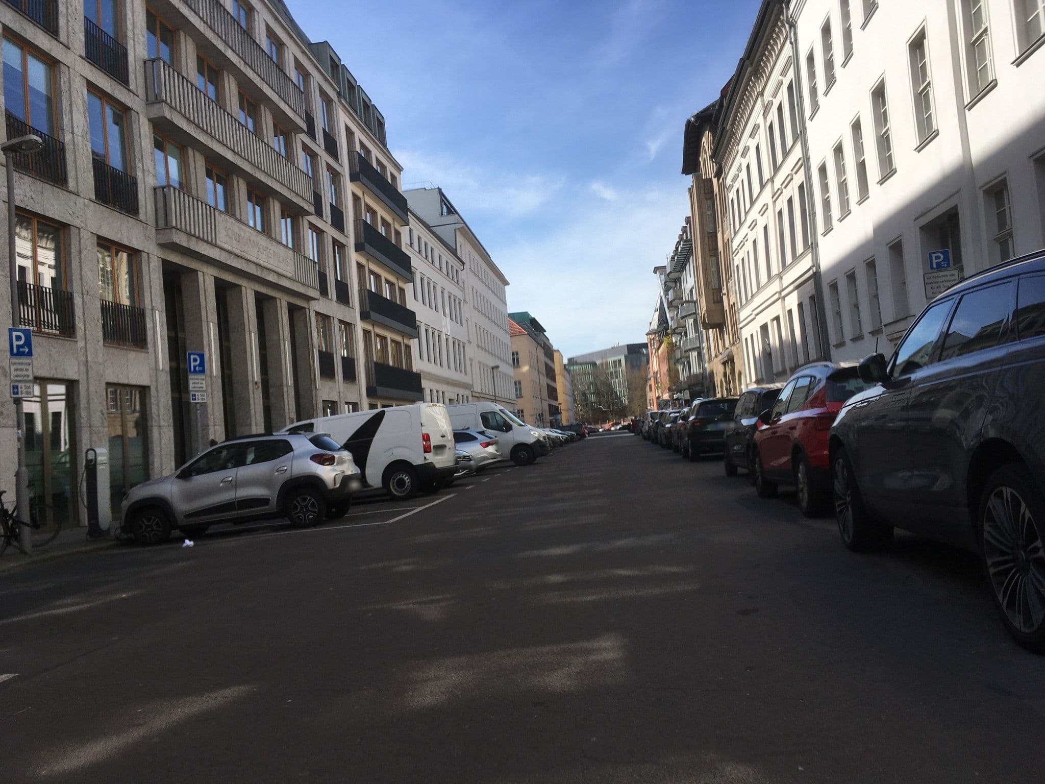 Street view near Adina Germany GmbH & Co, Tiergarten — © carlheinz (CC BY-SA · Mapillary)