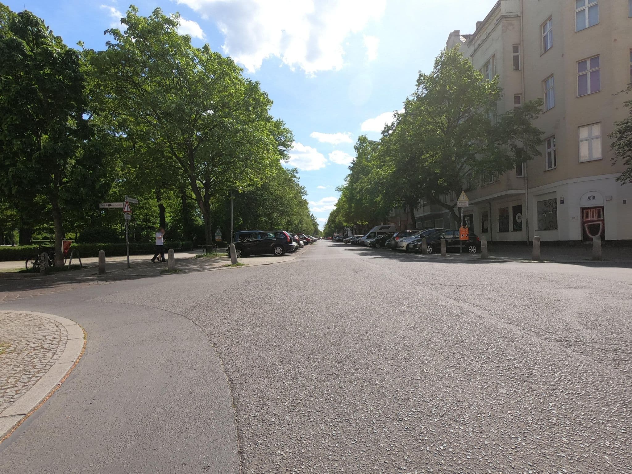 Street view near Overnight, Gesundbrunnen — © carlheinz (CC BY-SA · Mapillary)