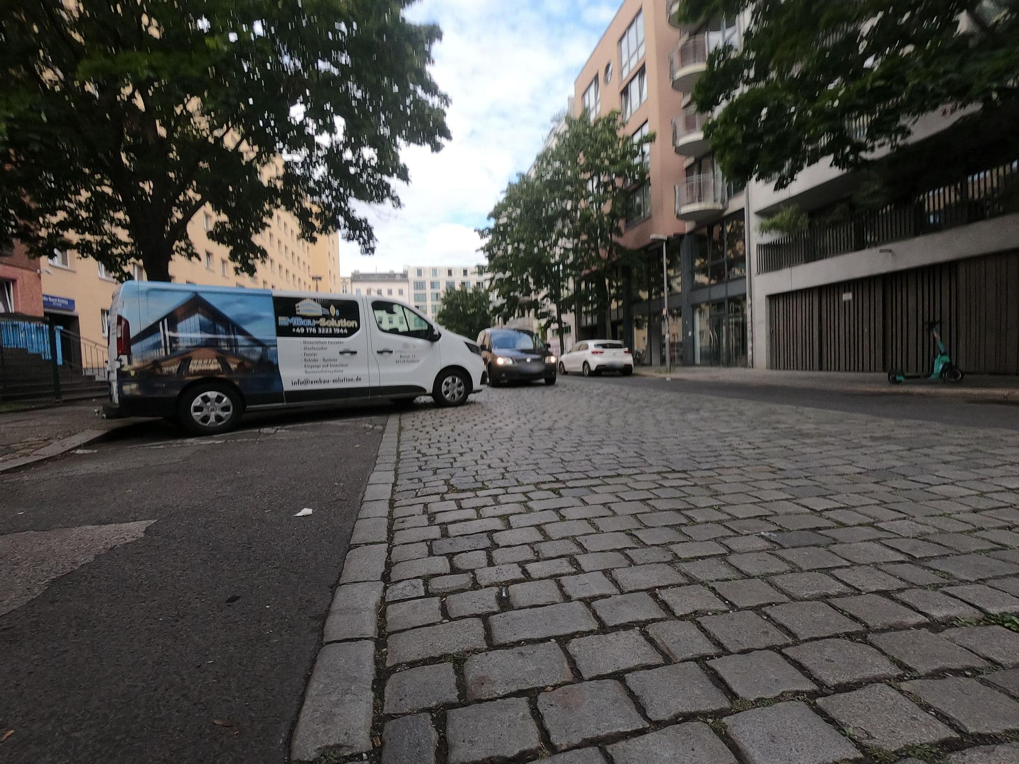 Street view near Geneviève-Room 3208, Kreuzberg — © carlheinz (CC BY-SA · Mapillary)