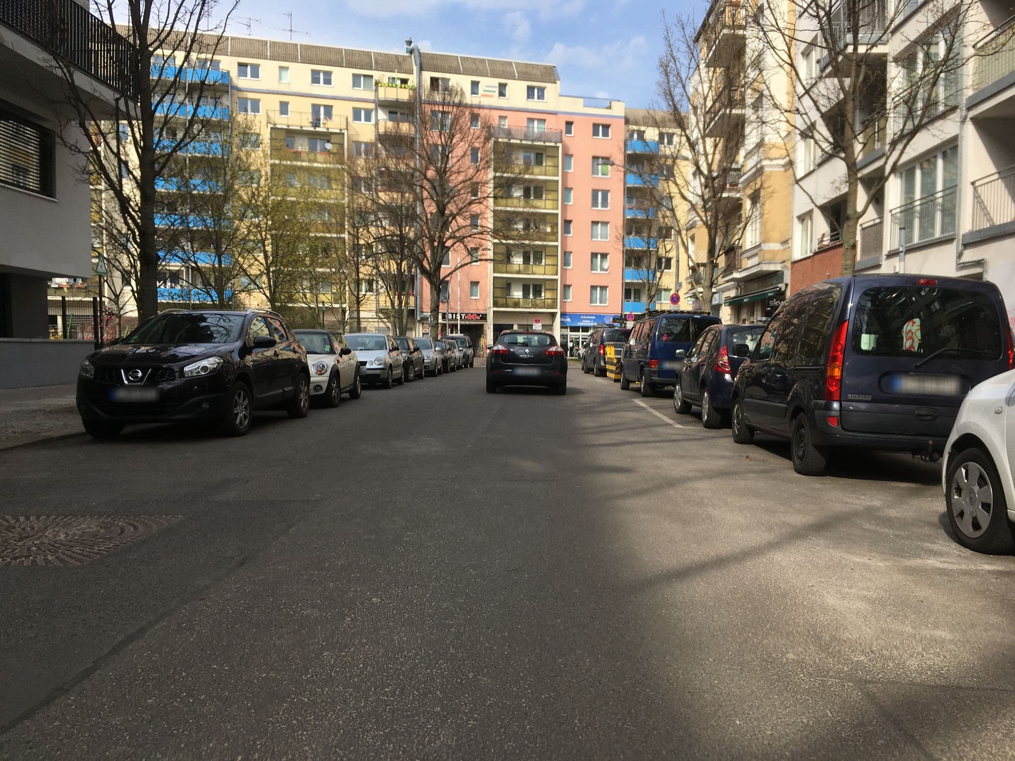 Street view near The Hidden Pearl, Friedrichshain — © carlheinz (CC BY-SA · Mapillary)