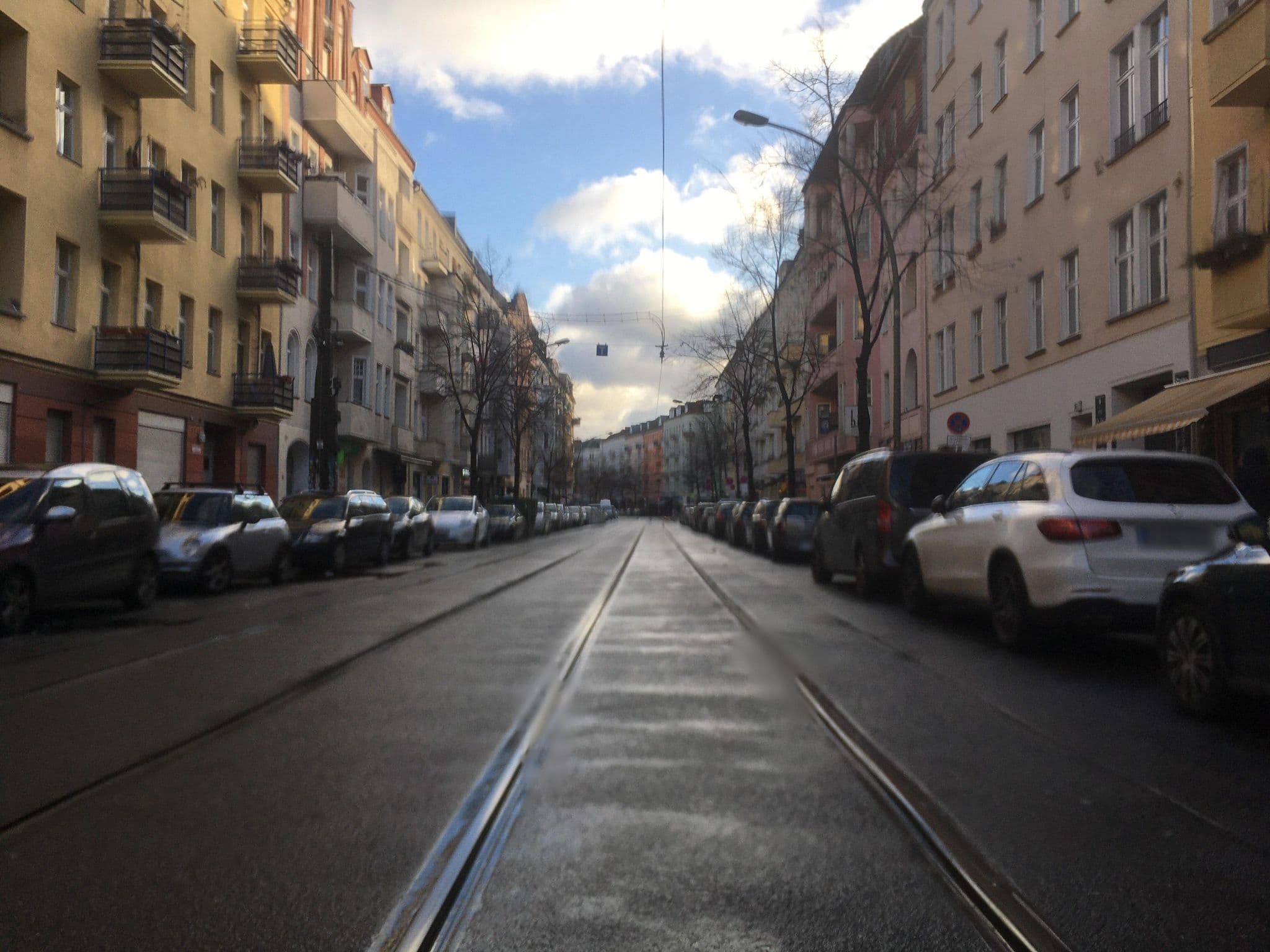 Street view near Hotel Zarenhof Friedrichshain, Friedrichshain — © carlheinz (CC BY-SA · Mapillary)