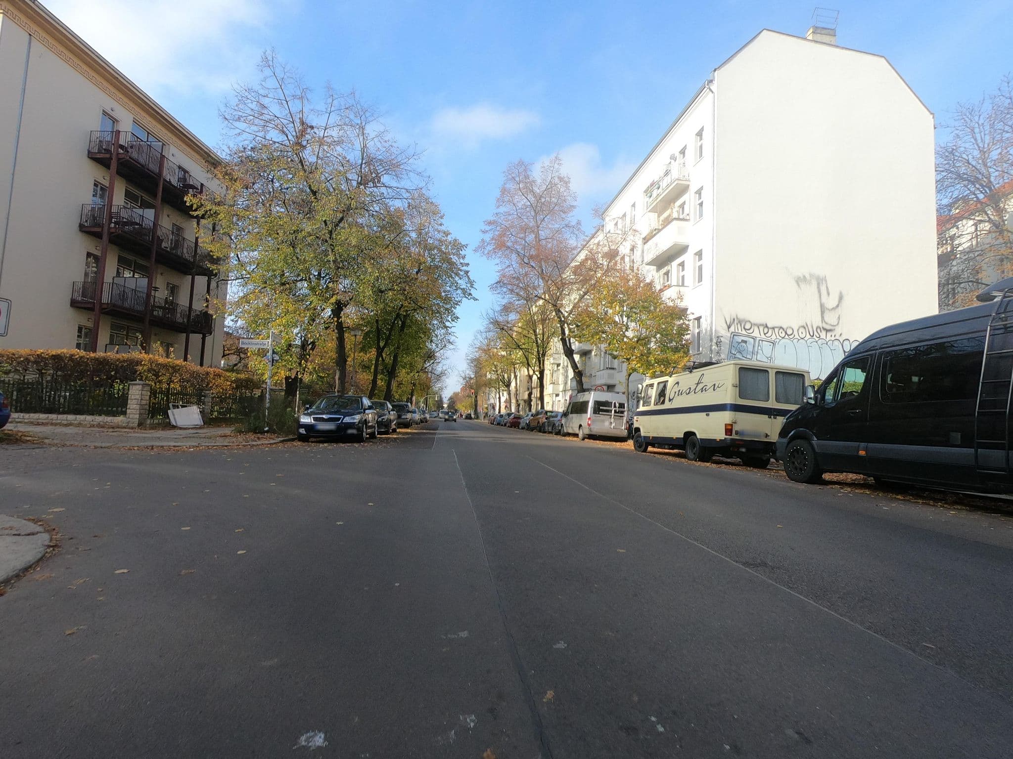 Street view near Lodge Ostkreuz, Friedrichshain — © carlheinz (CC BY-SA · Mapillary)