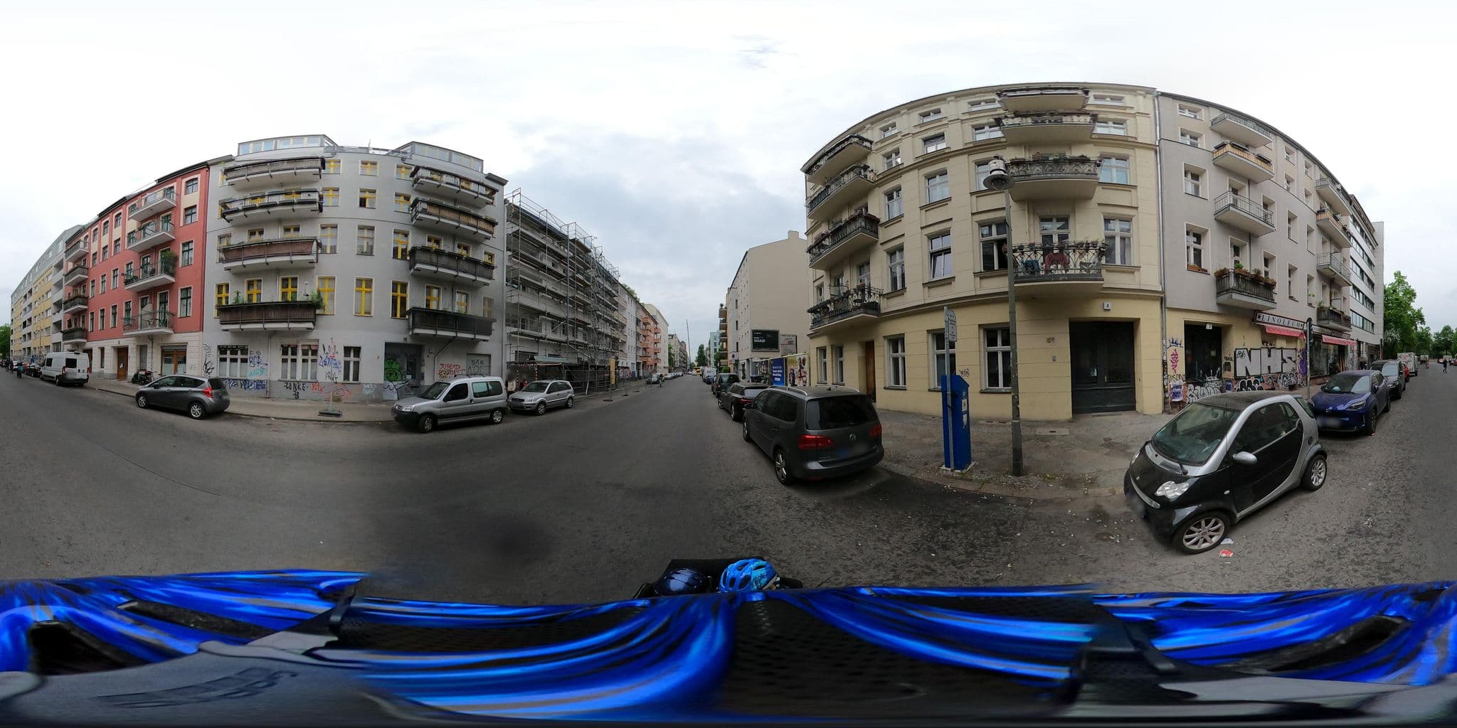 Street view near Apartmenthouse Berlin - Am Görlitzer Park, Treptow — © supaplex030 (CC BY-SA · Mapillary)
