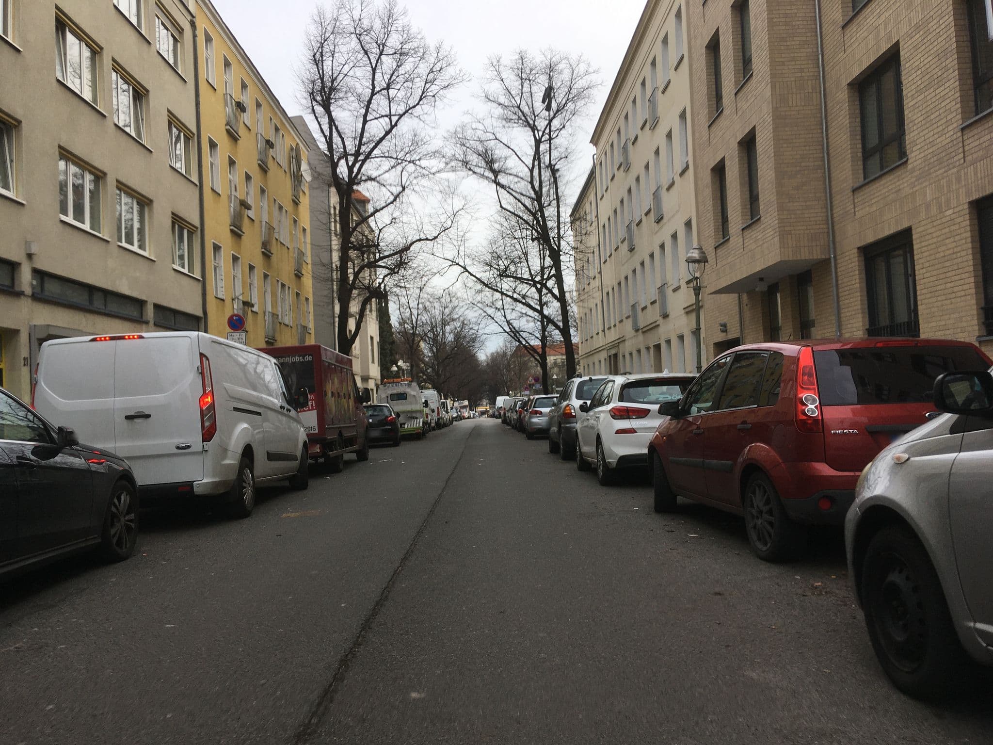 Street view near Ricam Gemeinnützige Gesellschaft für Lebens-hilfe und Sterbebegleitung, Neukölln — © eserte (CC BY-SA · Mapillary)