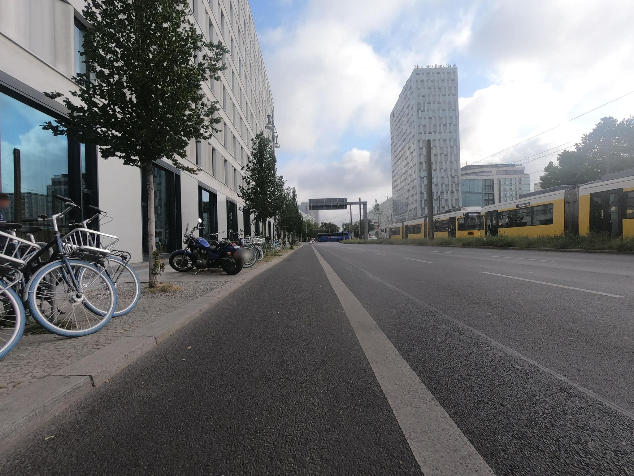 Street view near Zimmer 243, Berlin — © carlheinz (CC BY-SA · Mapillary)