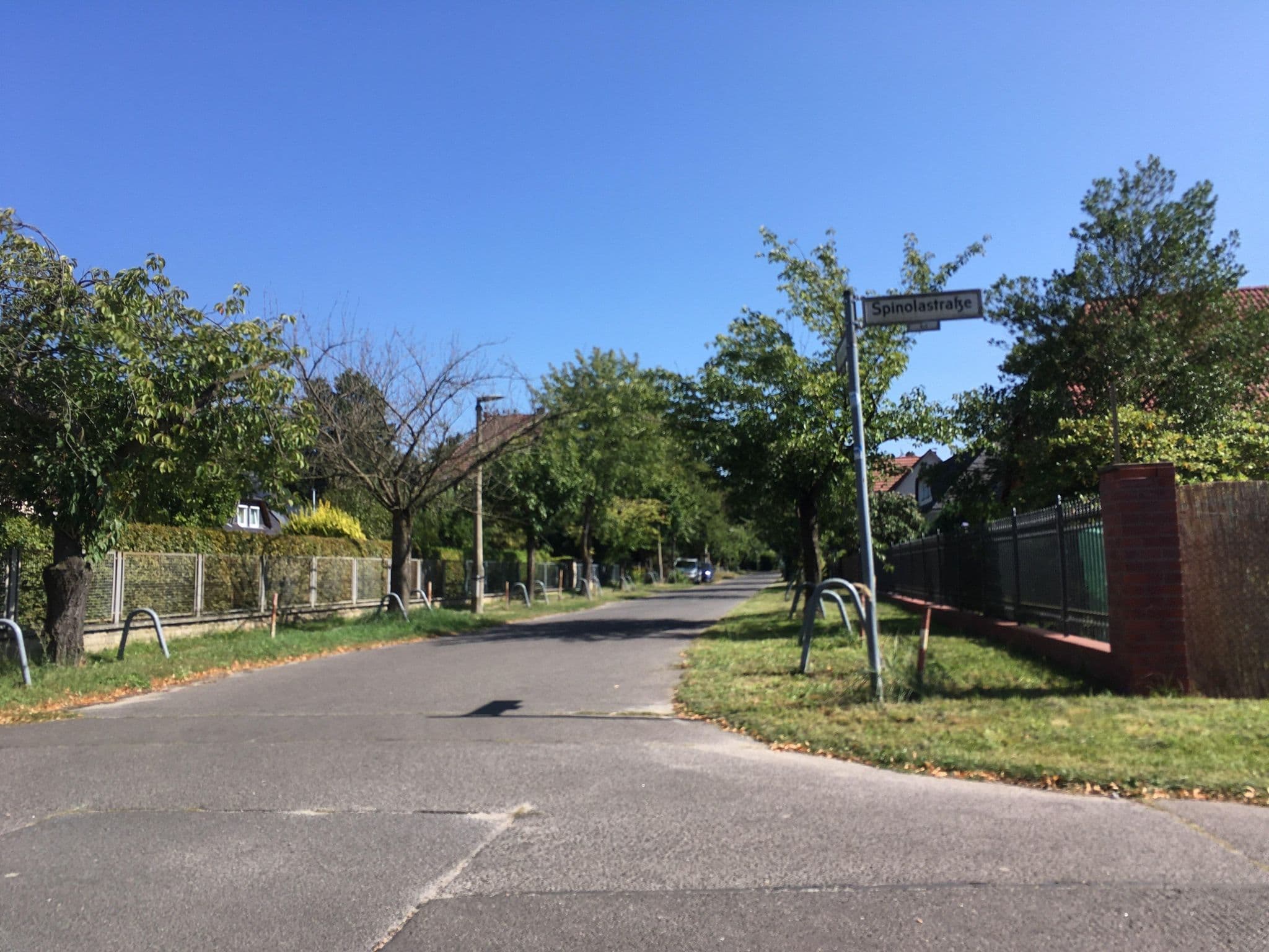 Street view near Das kleine Ferienhaus, Karow — © carlheinz (CC BY-SA · Mapillary)