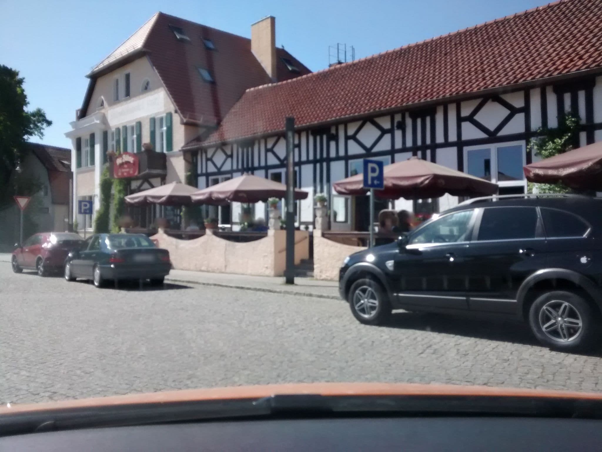 Street view near Bahnhofshotel, Bad Saarow — © moenk (CC BY-SA · Mapillary)