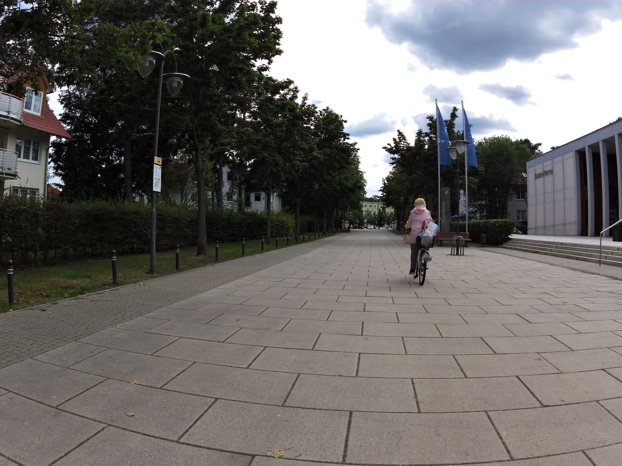 Street view near Residenz Zum Kronprinzen Wohnung Nr.10, Bad Saarow — © zoegglmeyr1 (CC BY-SA · Mapillary)