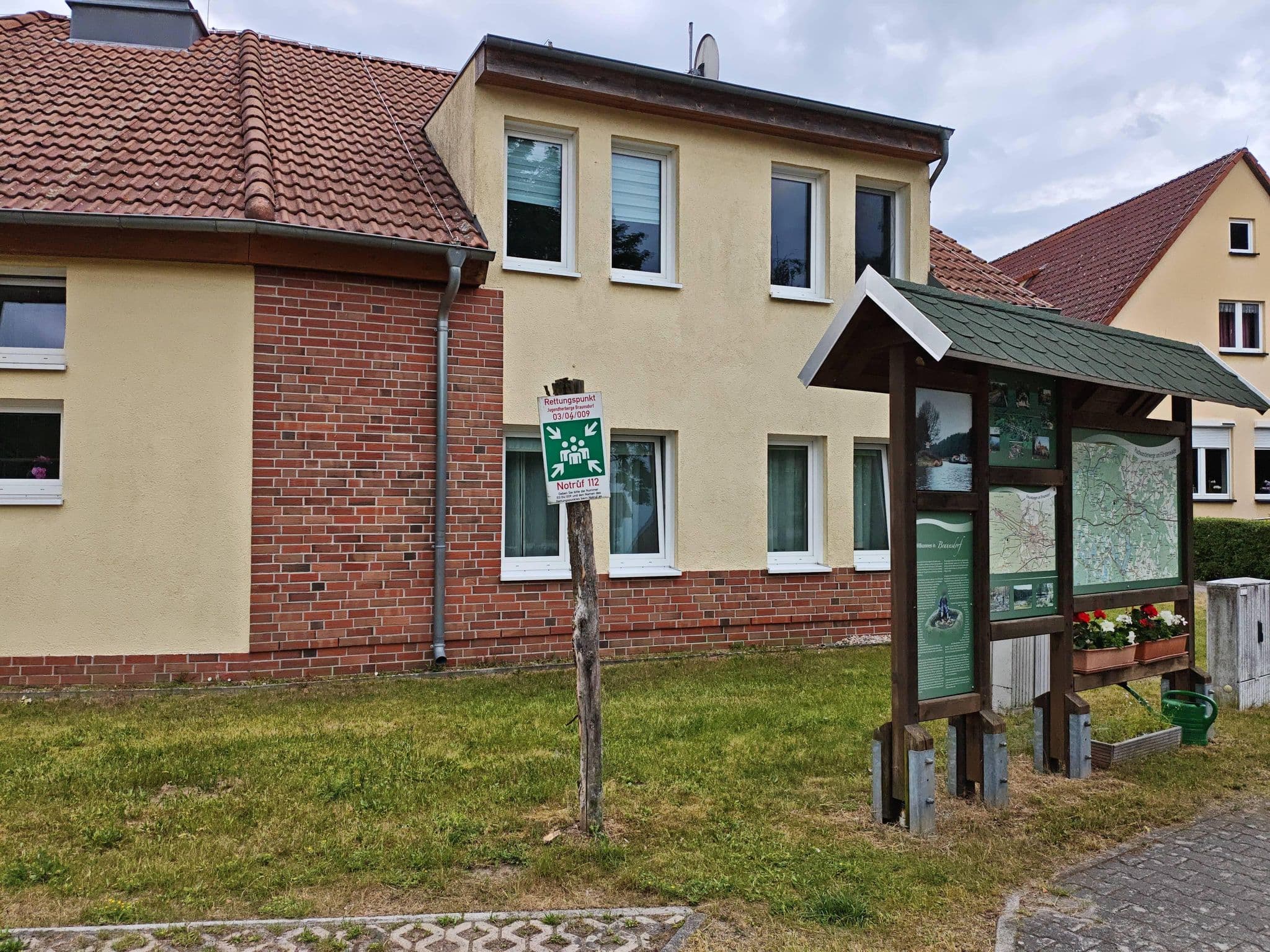 Street view near Jugendherberge Braunsdorf, Spreenhagen — © ber319 (CC BY-SA · Mapillary)