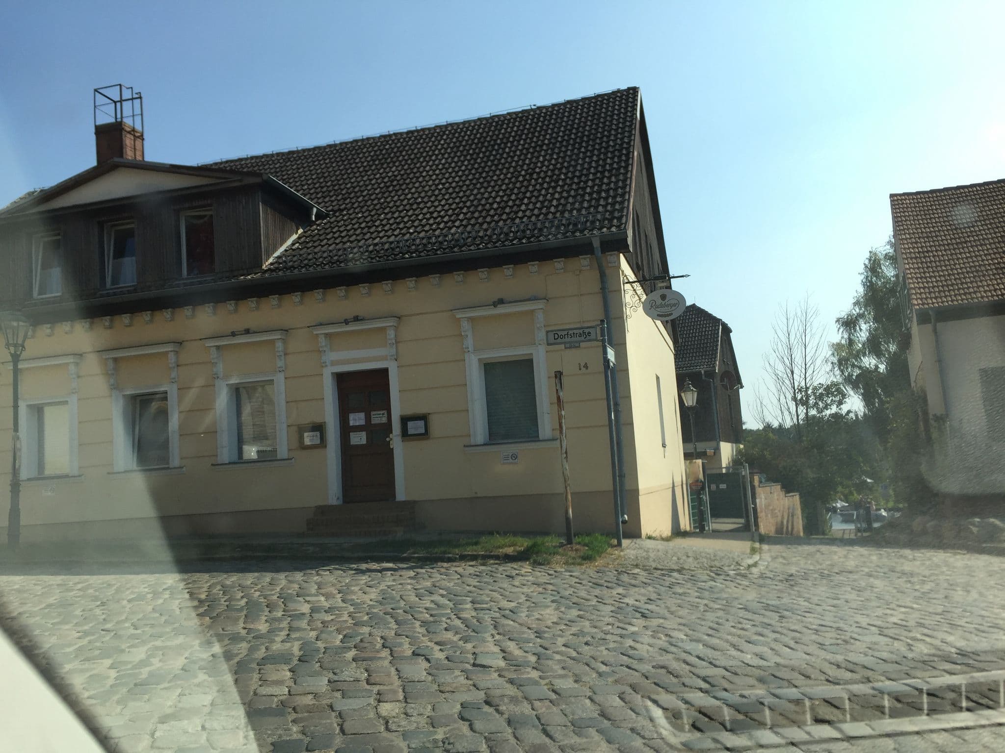Street view near Restaurant-Pension Faehrhaus, Rahnsdorf — © atze777 (CC BY-SA · Mapillary)