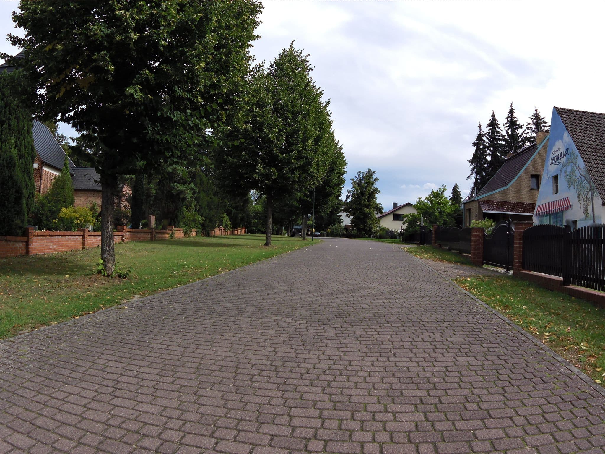 Street view near Ferienhof Löschebrand, Bad Saarow — © zoegglmeyr1 (CC BY-SA · Mapillary)