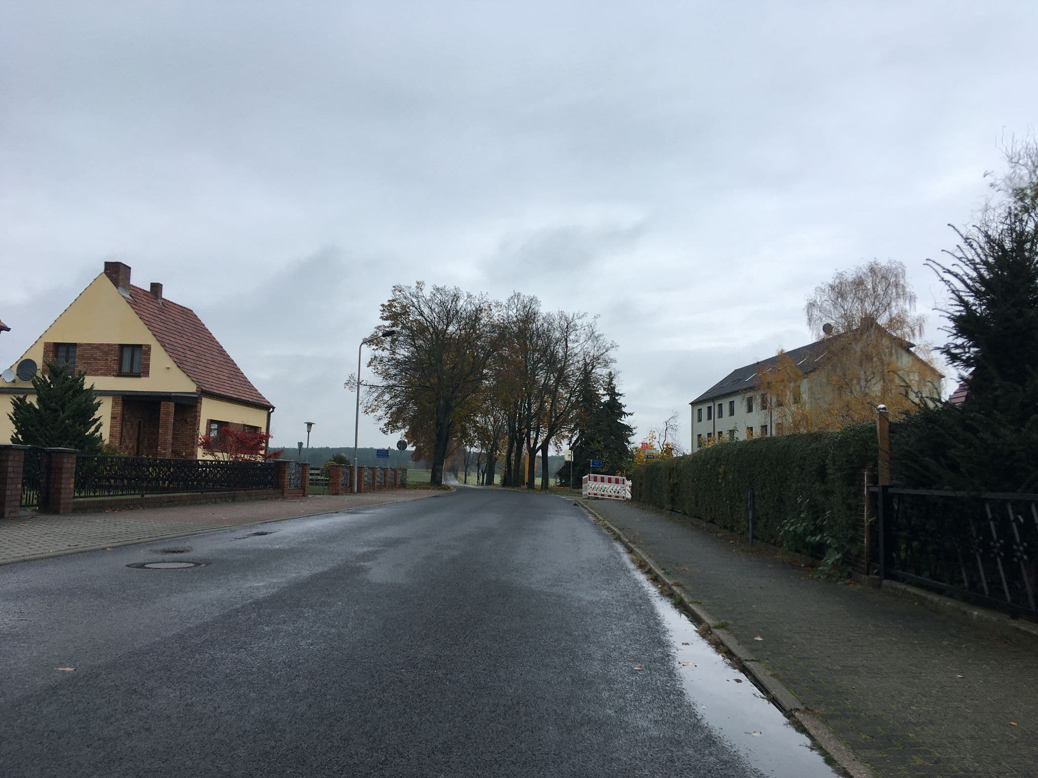 Street view near Haus Schwielochsee Angela und Jürgen Staude, Lieberose — © carlheinz (CC BY-SA · Mapillary)