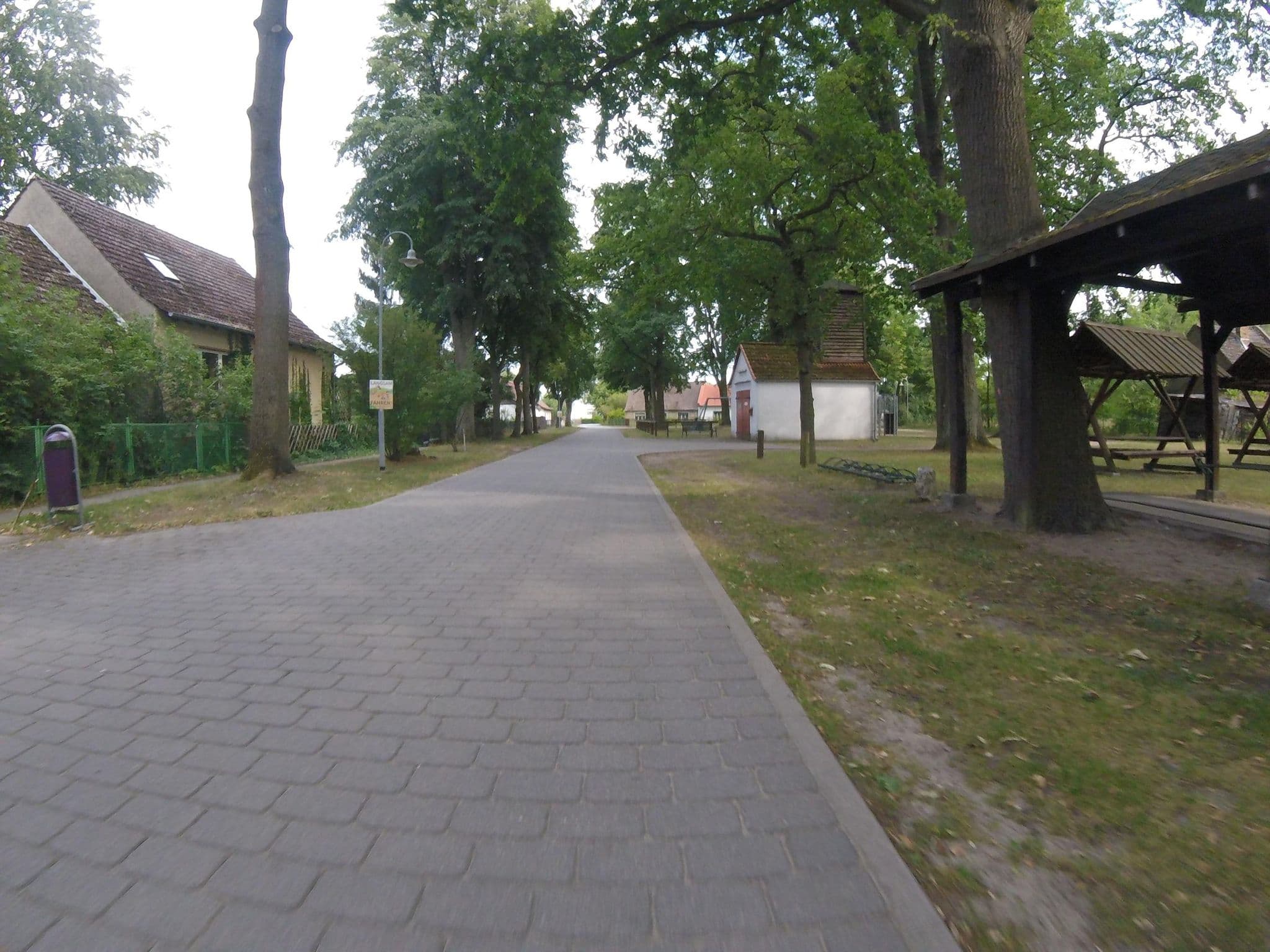 Street view near Zur Friedenseiche, Königs Wusterhausen — © rik (CC BY-SA · Mapillary)
