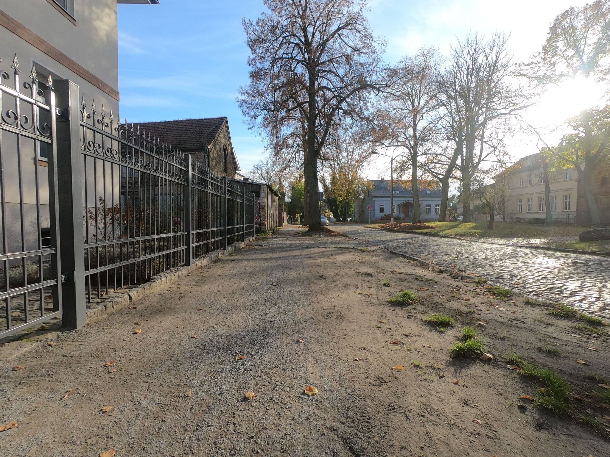 Street view near Kuhnle Tours GmbH, Zeuthen — © carlheinz (CC BY-SA · Mapillary)