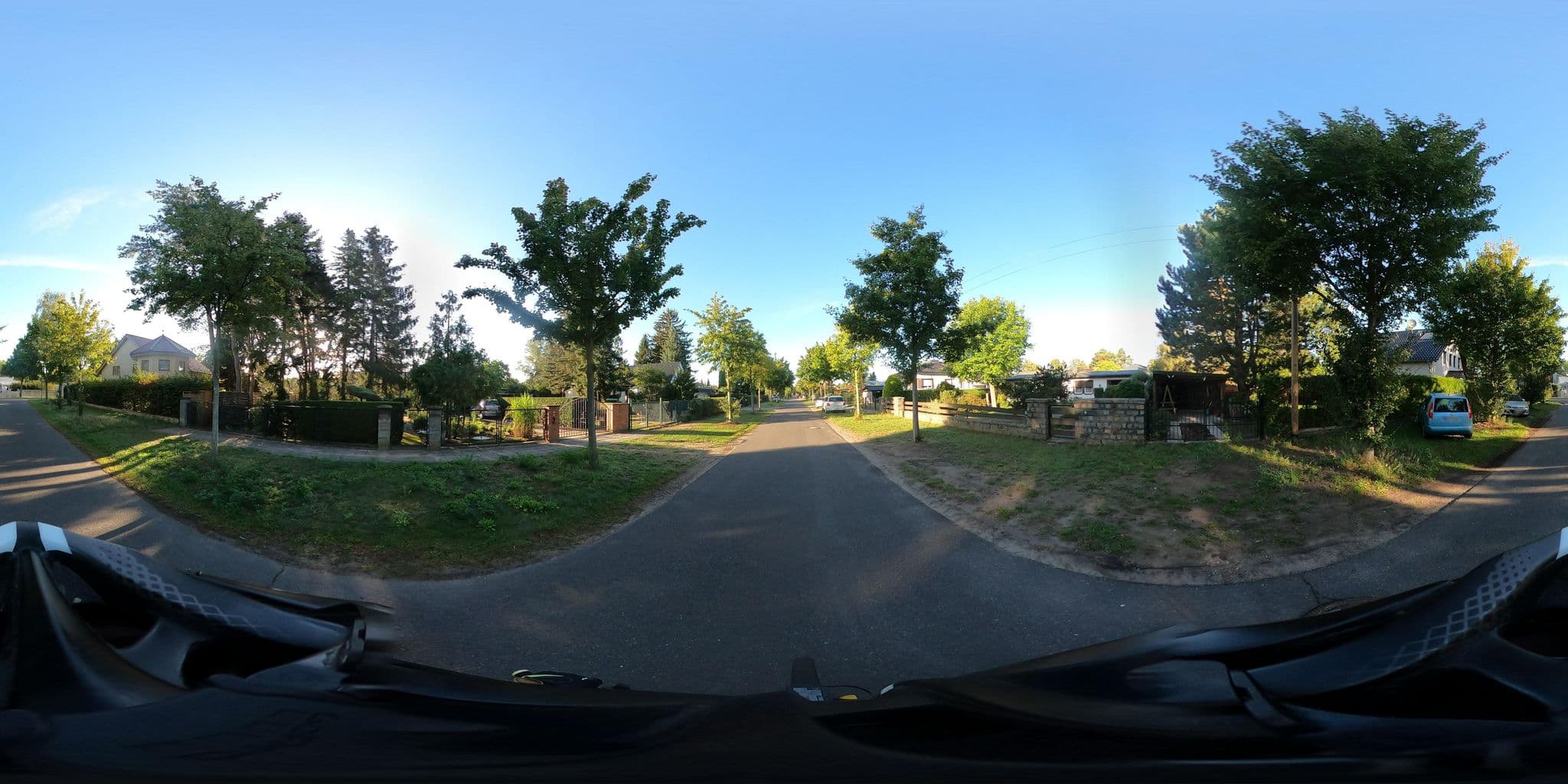 Street view near Bed & Breakfast, Mahlsdorf — © stefanhrt (CC BY-SA · Mapillary)