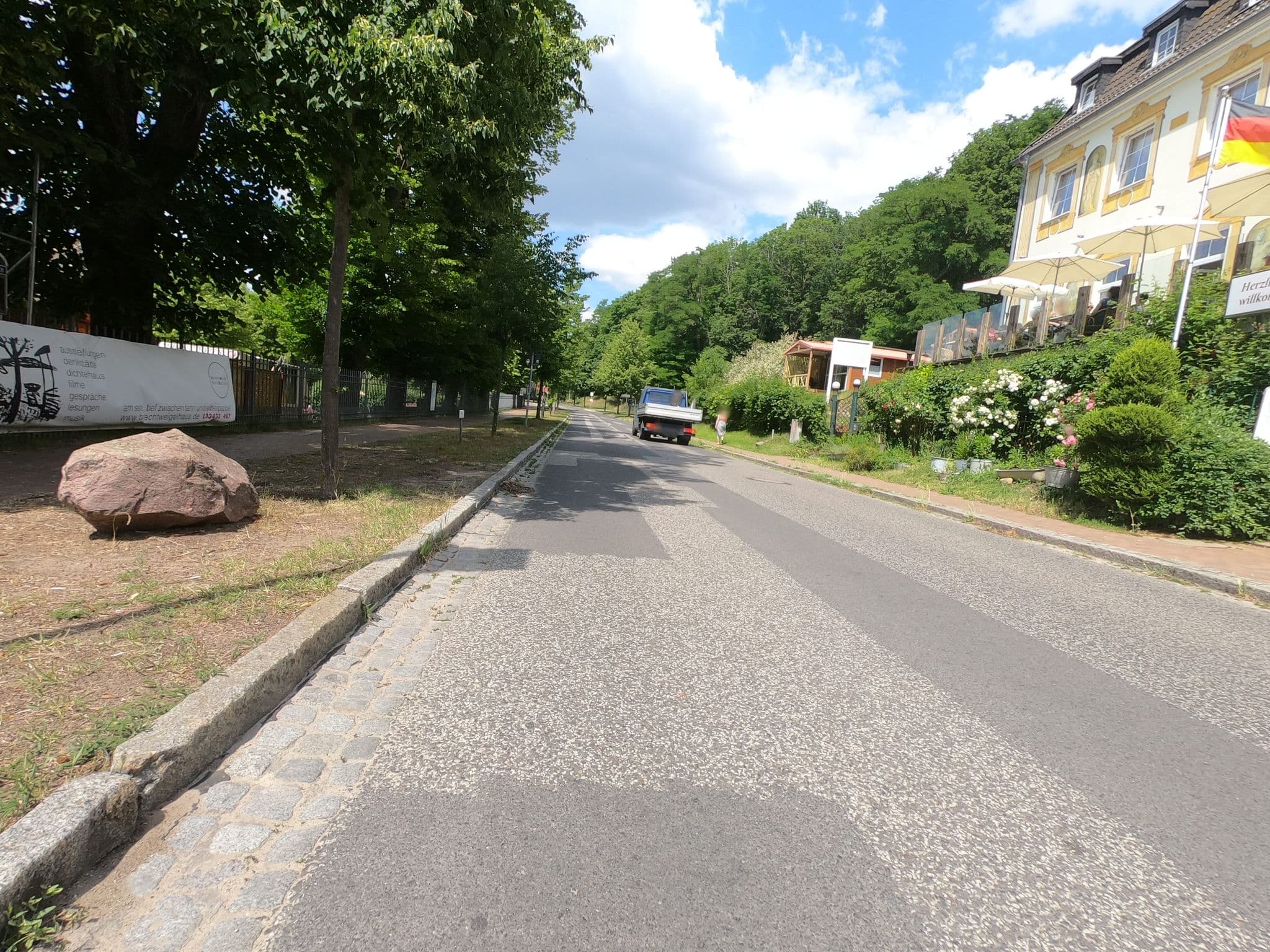 Street view near Strandhotel Buckow, Waldsieversdorf — © carlheinz (CC BY-SA · Mapillary)