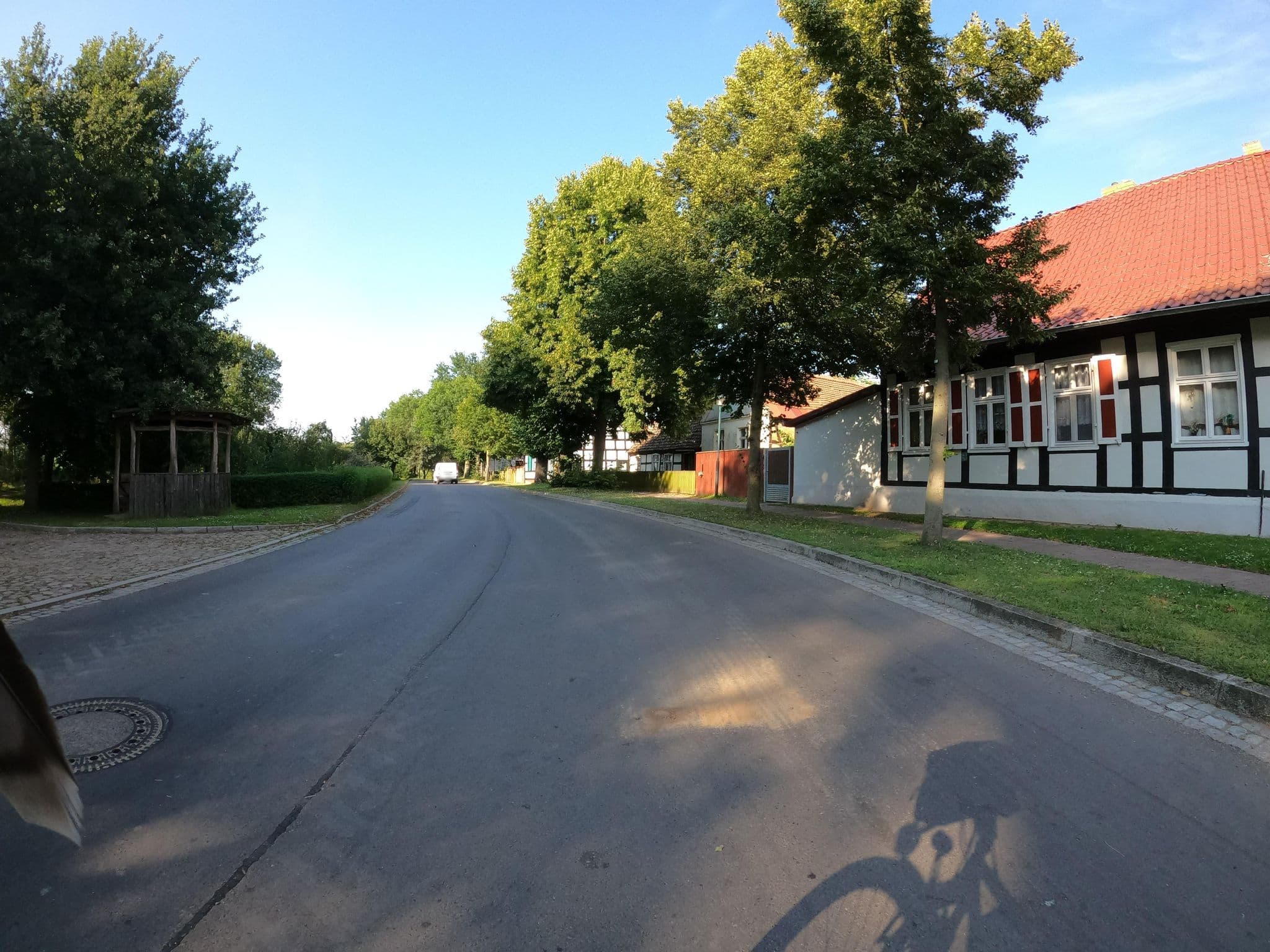 Street view near Pension Lindenwirtin, Neulewin — © masterofnoroad (CC BY-SA · Mapillary)
