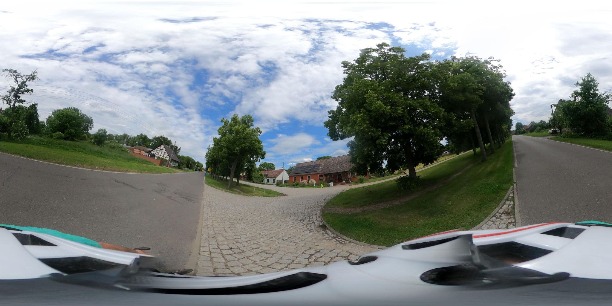 Street view near Ferienhof im Oderbruch, Neulewin — © Oderradler (CC BY-SA · Mapillary)