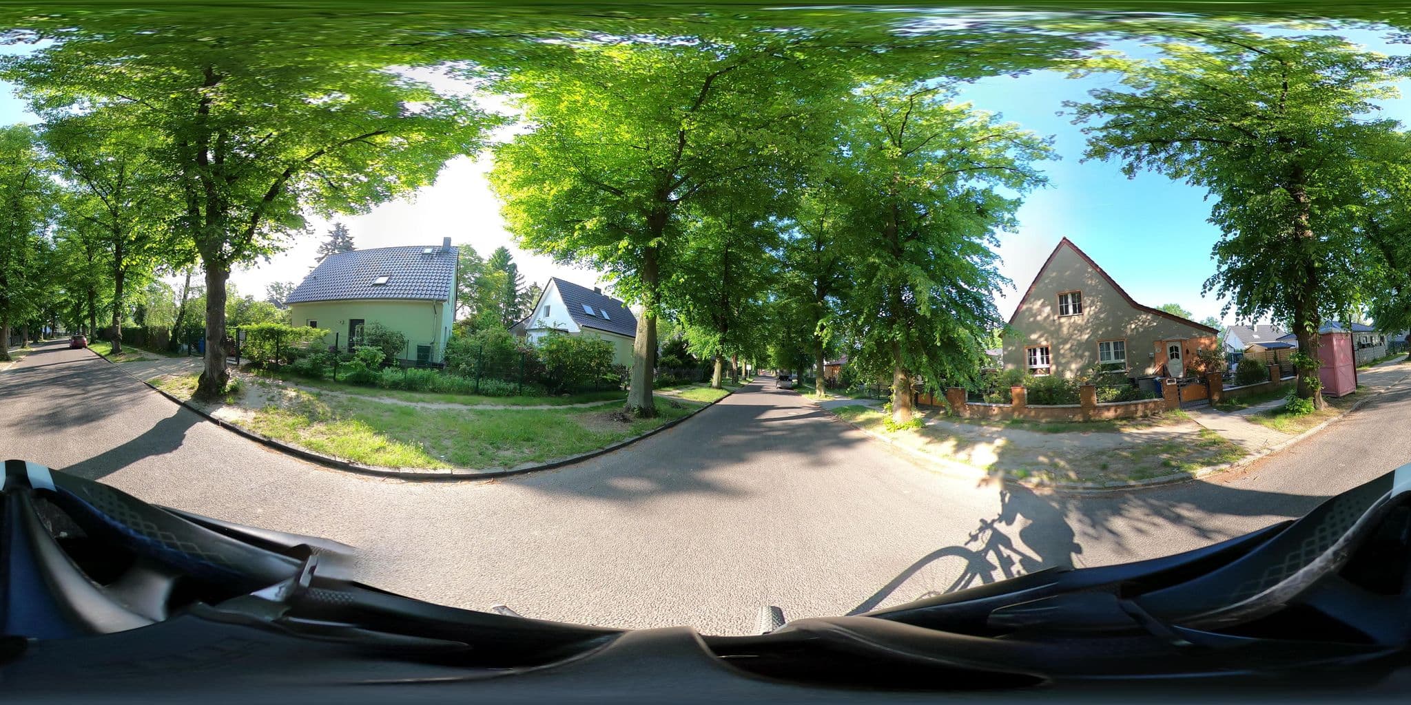 Street view near Zimmervermietung, Neuenhagen — © stefanhrt (CC BY-SA · Mapillary)