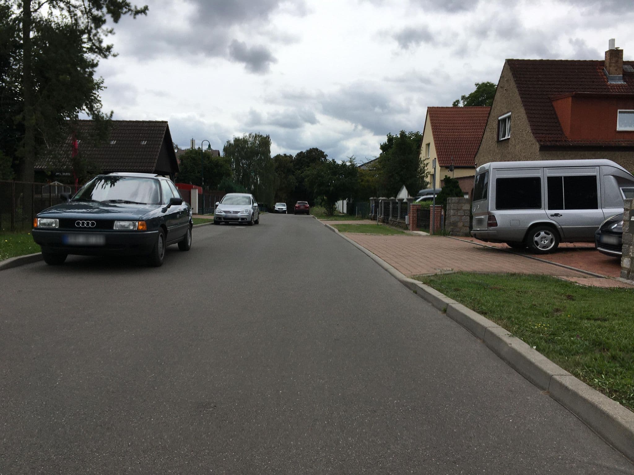 Street view near Pension Haus Erika, Bernau bei Berlin — © carlheinz (CC BY-SA · Mapillary)