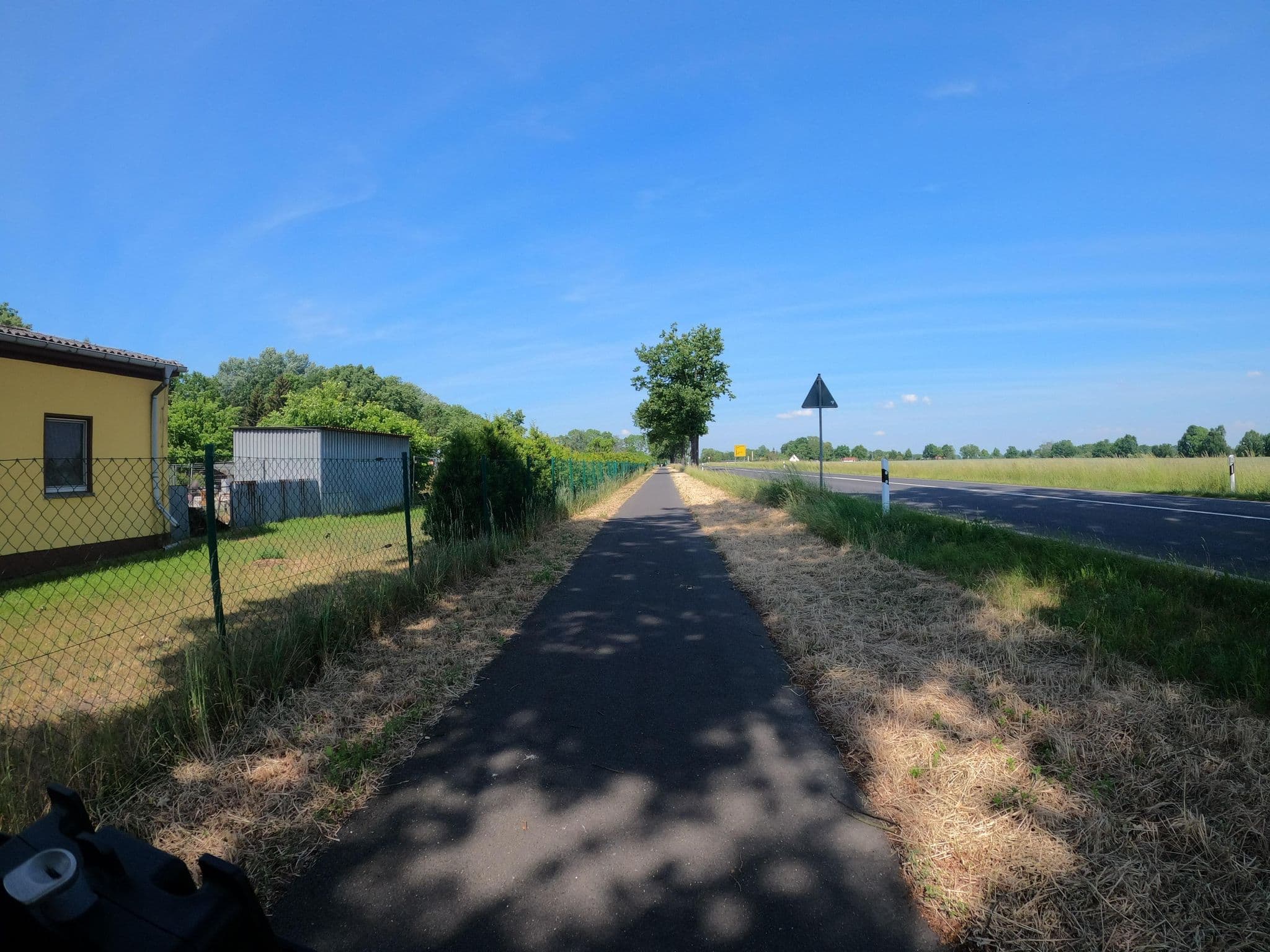 Street view near Dorflinger Hof Gusow, Seelow — © macsico (CC BY-SA · Mapillary)