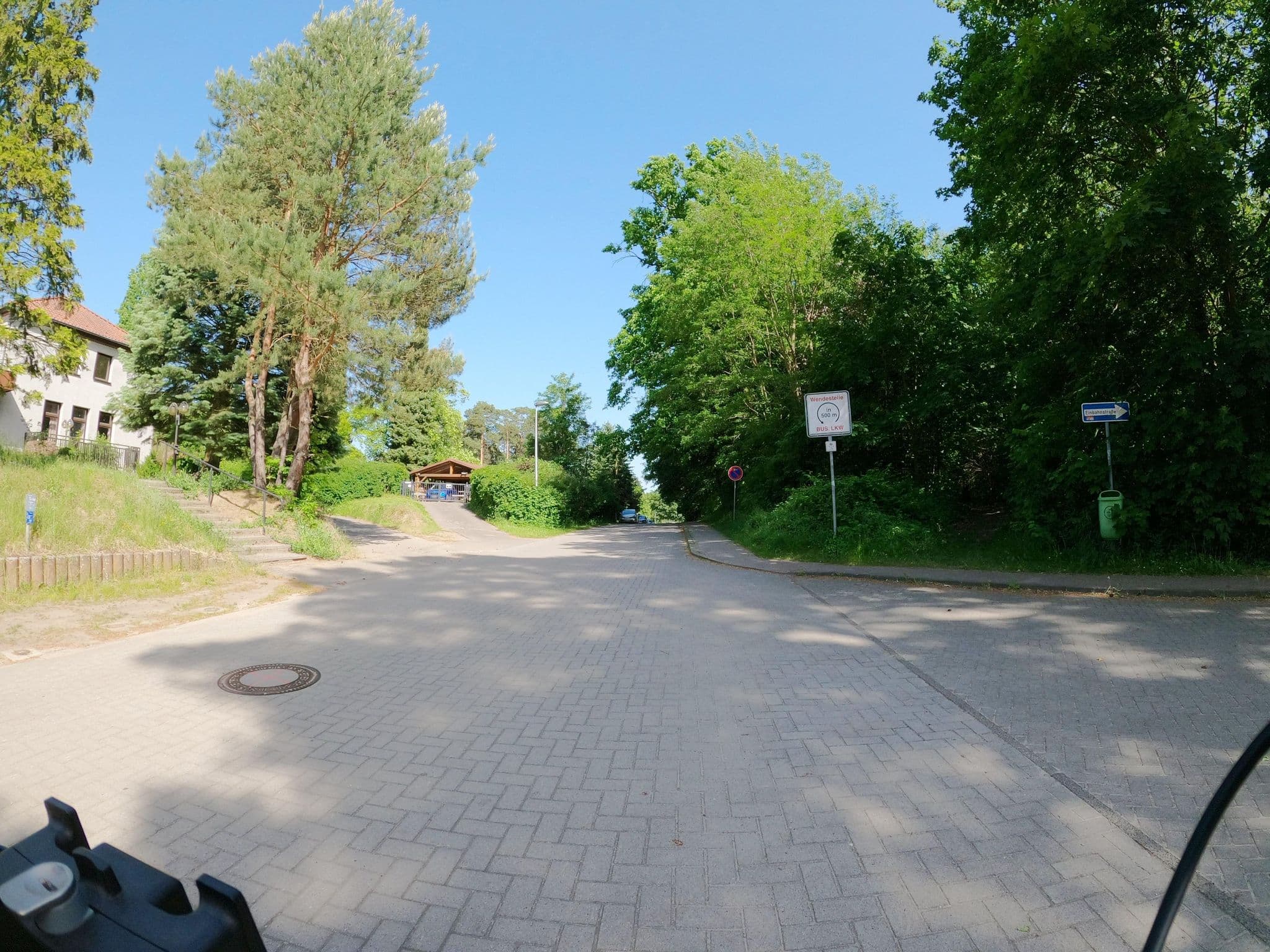 Street view near Gästehäuser des CVJM-Ostwerk, Waldsieversdorf — © macsico (CC BY-SA · Mapillary)
