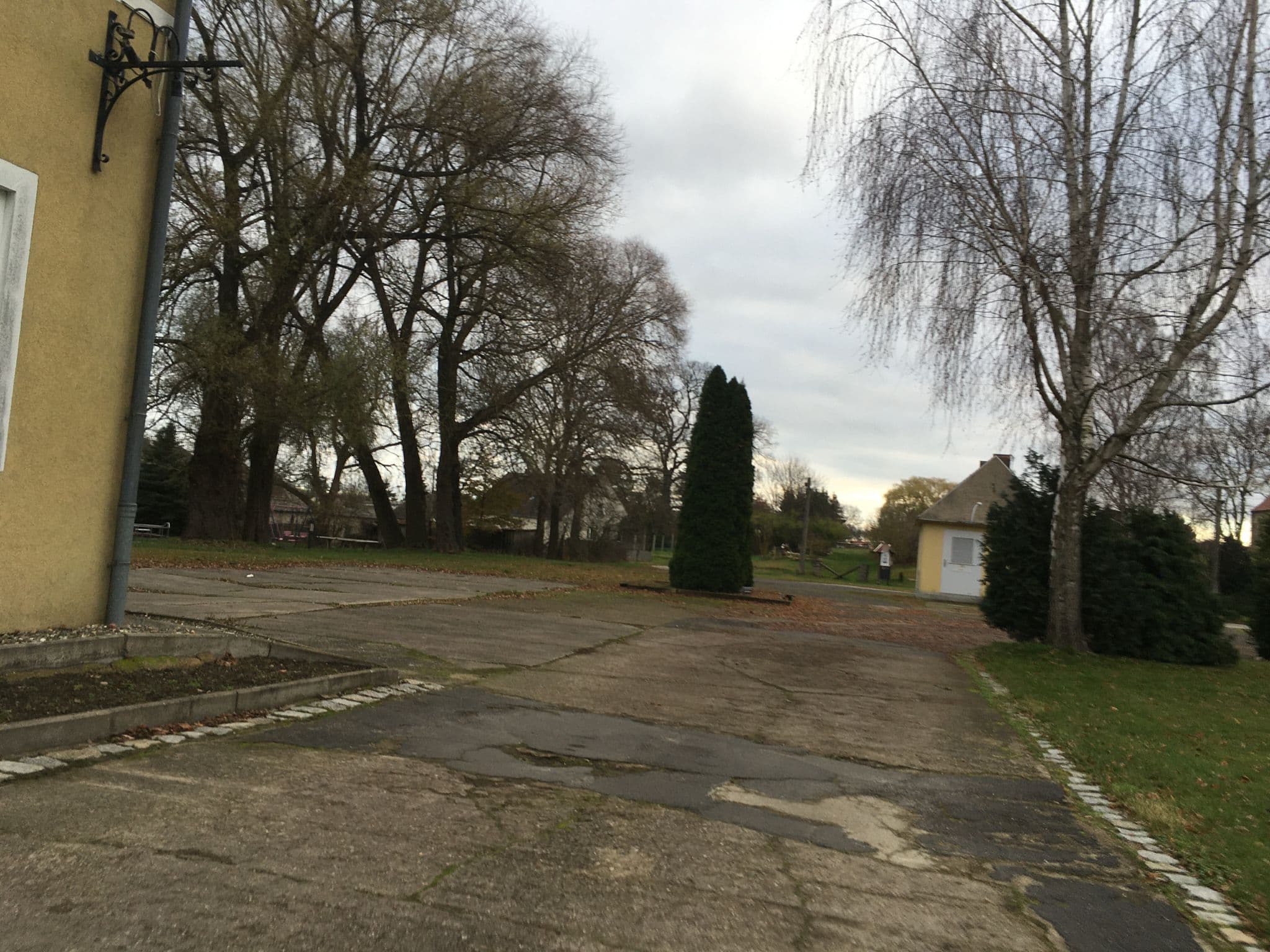 Street view near Parkhotel, Neuhardenberg — © carlheinz (CC BY-SA · Mapillary)