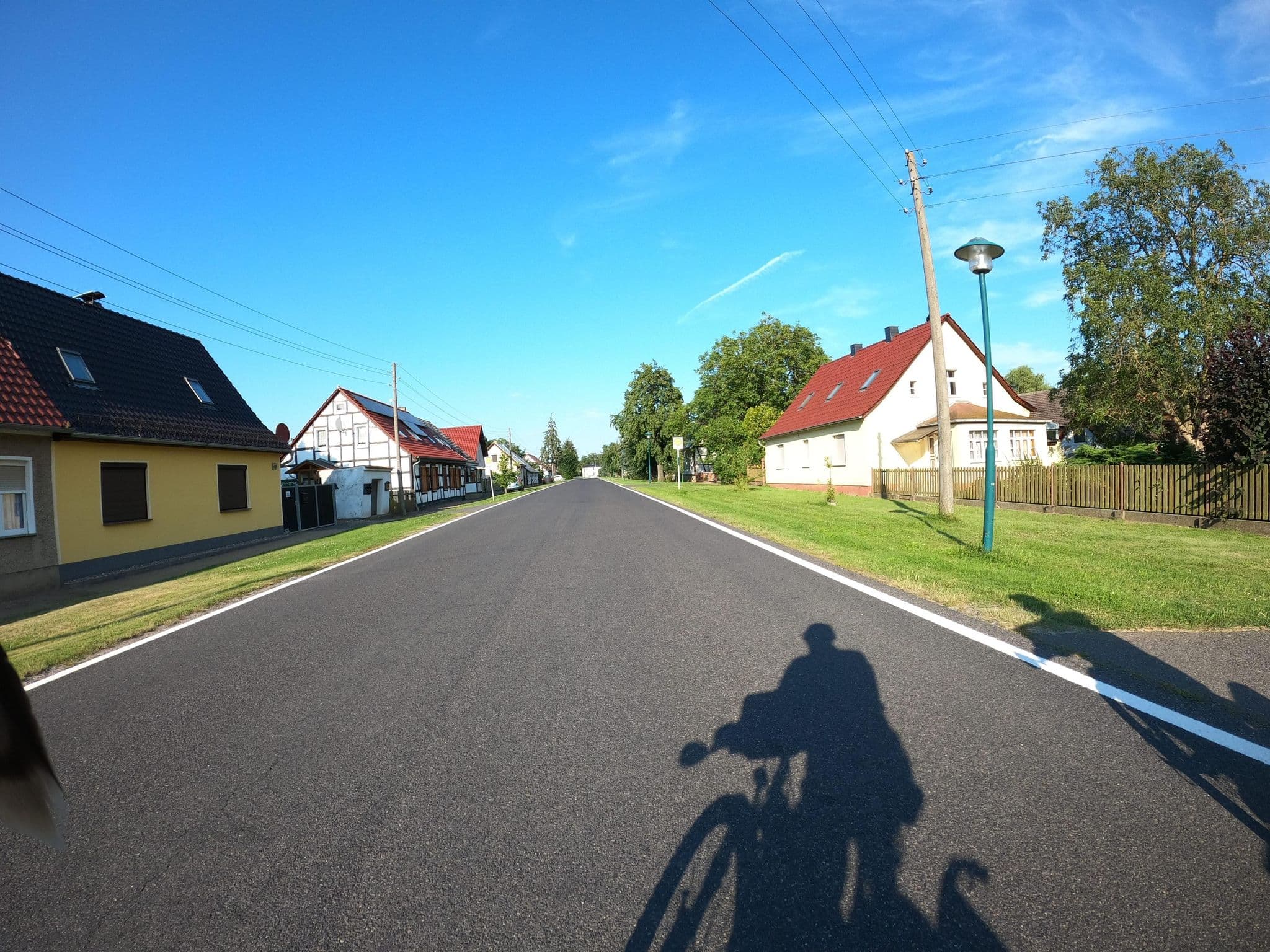 Street view near Oderbruchhütte, Neulewin — © masterofnoroad (CC BY-SA · Mapillary)