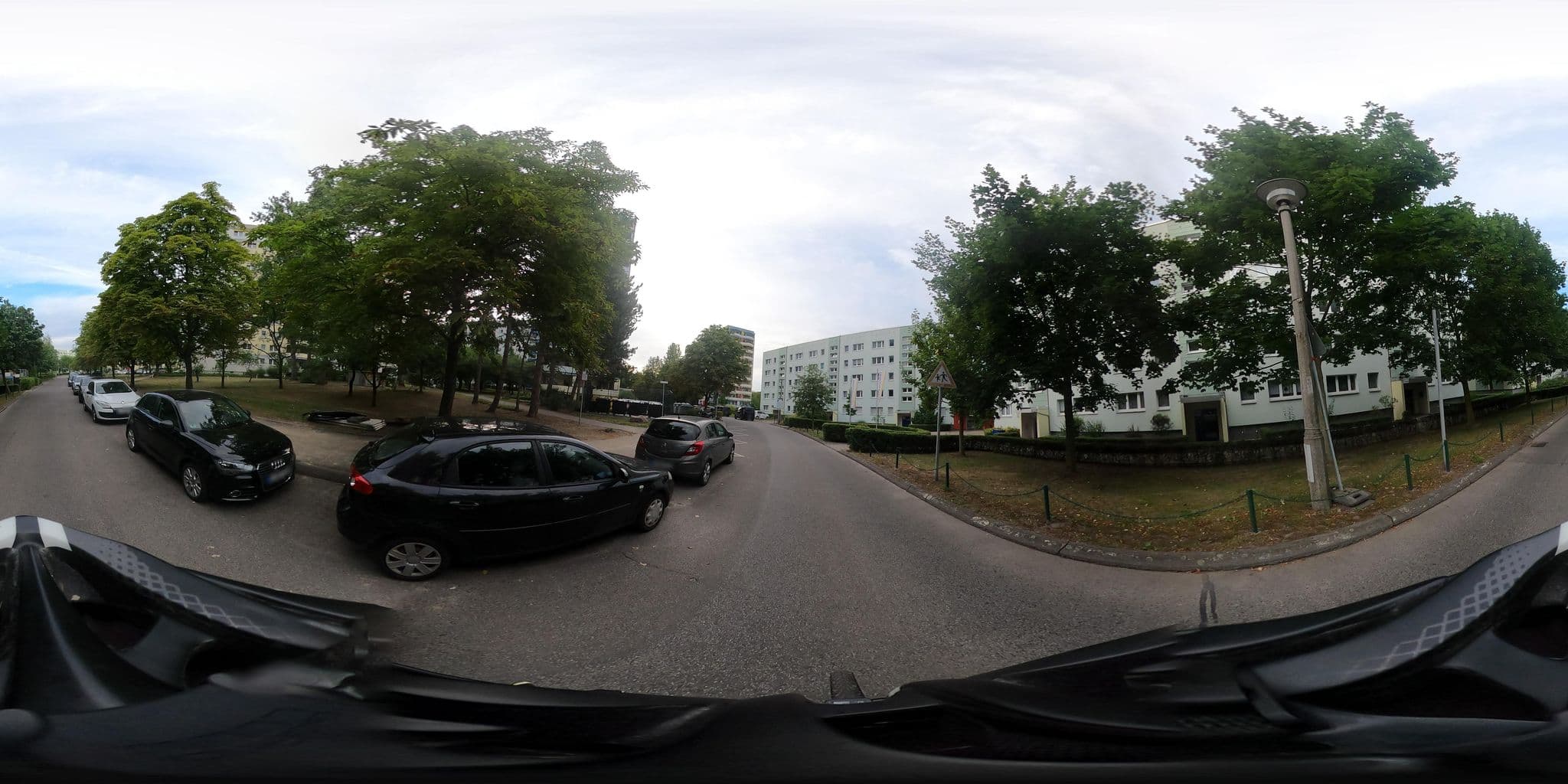 Street view near Frau Heidemarie Böning, Marzahn — © stefanhrt (CC BY-SA · Mapillary)