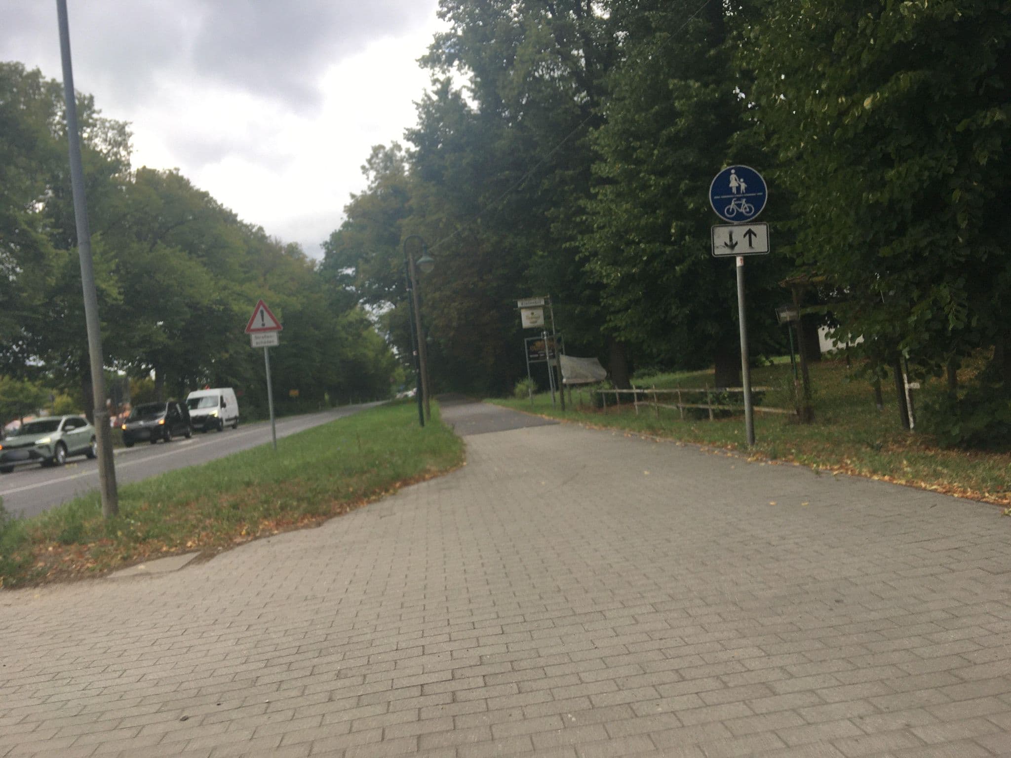 Street view near Lindenhof, Bernau bei Berlin — © carlheinz (CC BY-SA · Mapillary)