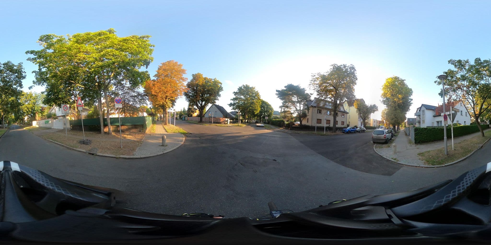 Street view near Kastanienpension, Mahlsdorf — © stefanhrt (CC BY-SA · Mapillary)