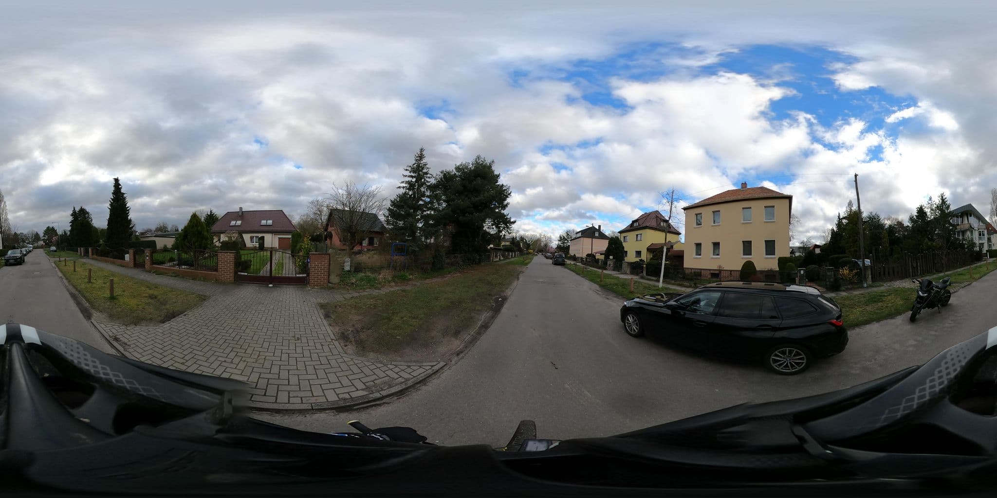 Street view near Helmchen, Mahlsdorf — © stefanhrt (CC BY-SA · Mapillary)