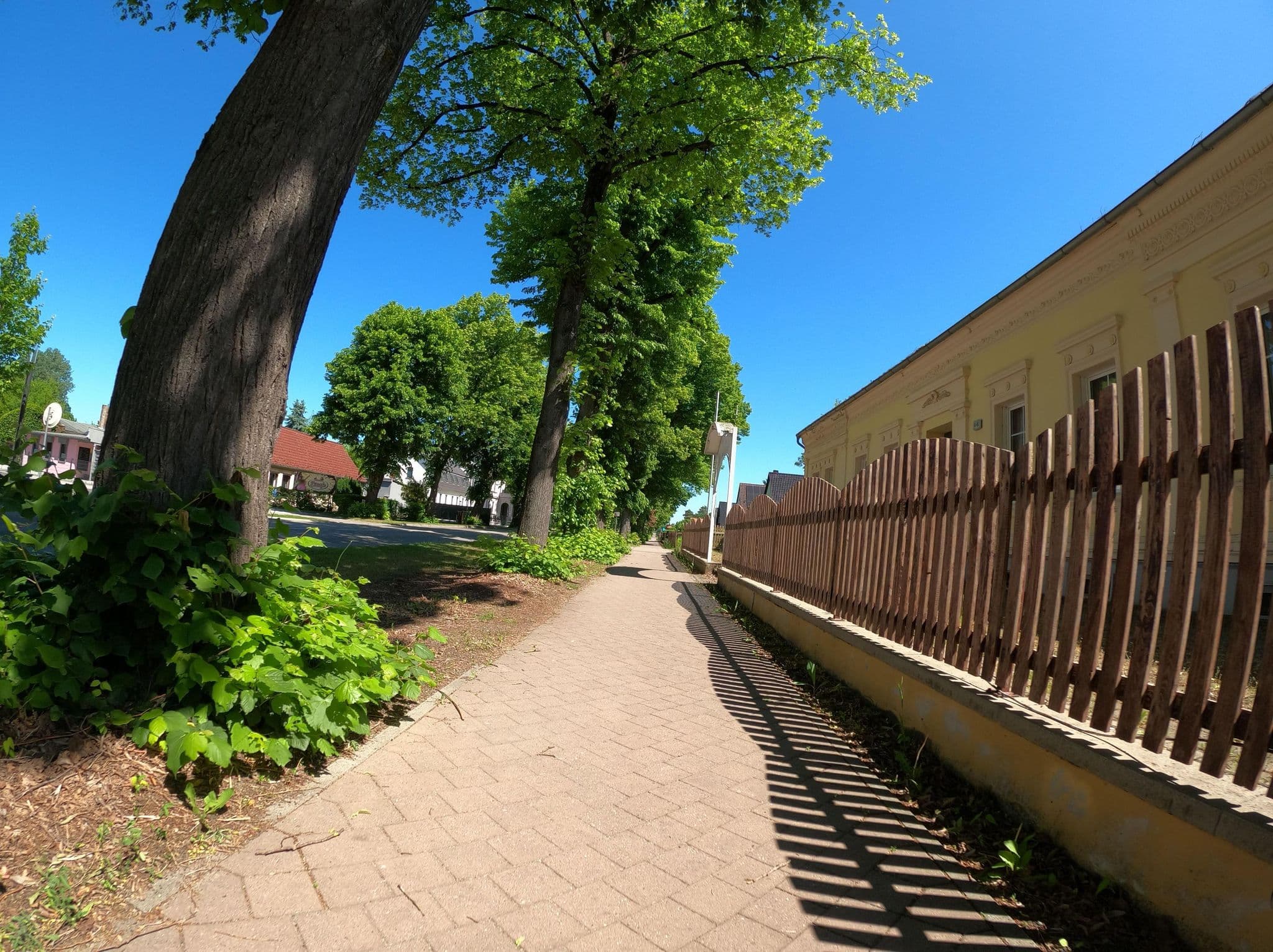 Street view near Hotel & Restaurant Annenhof, Werneuchen — © Langfahrer (CC BY-SA · Mapillary)