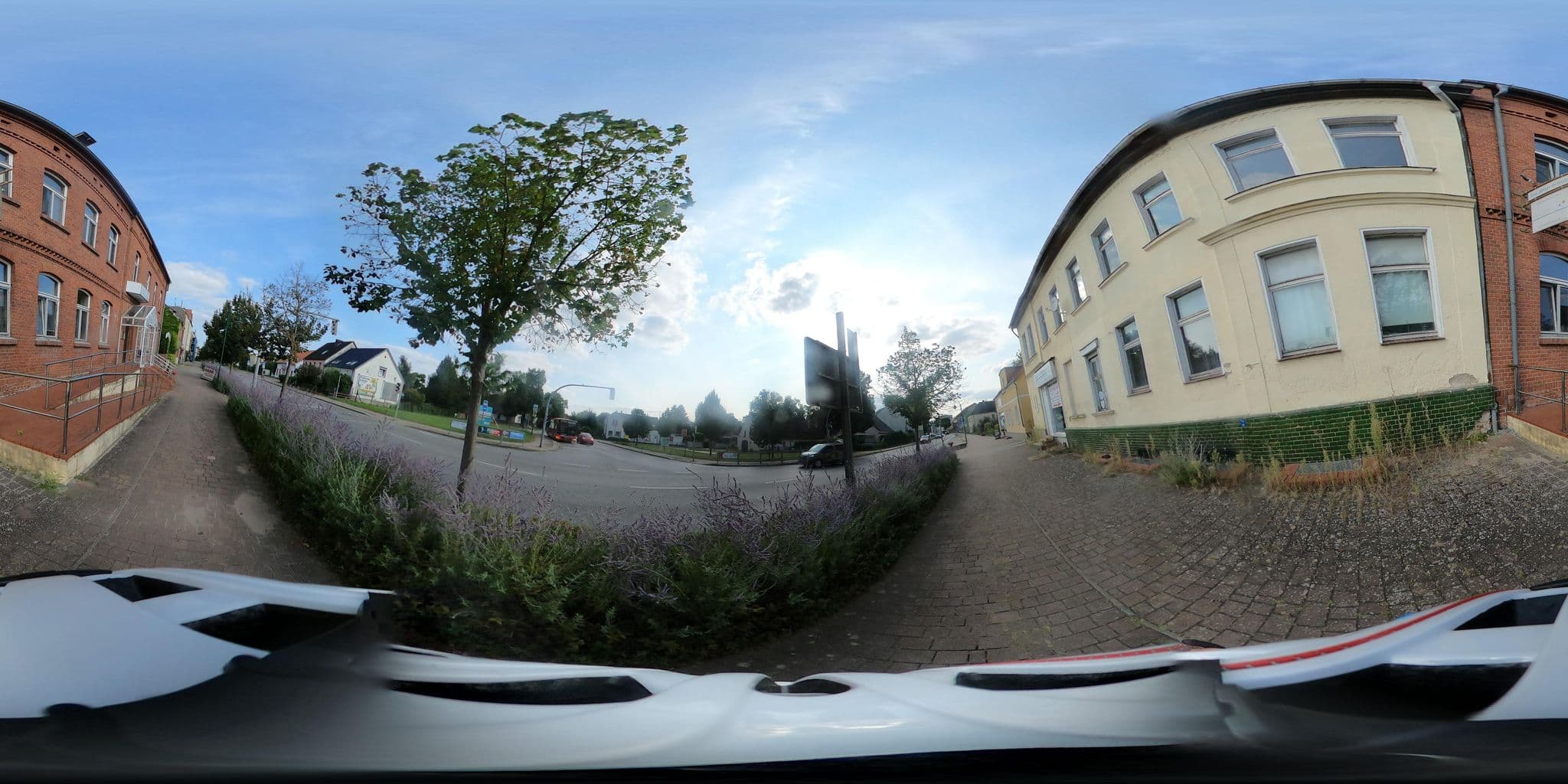 Street view near Hotel und Restaurant zur alten schule, Rehfelde — © Oderradler (CC BY-SA · Mapillary)