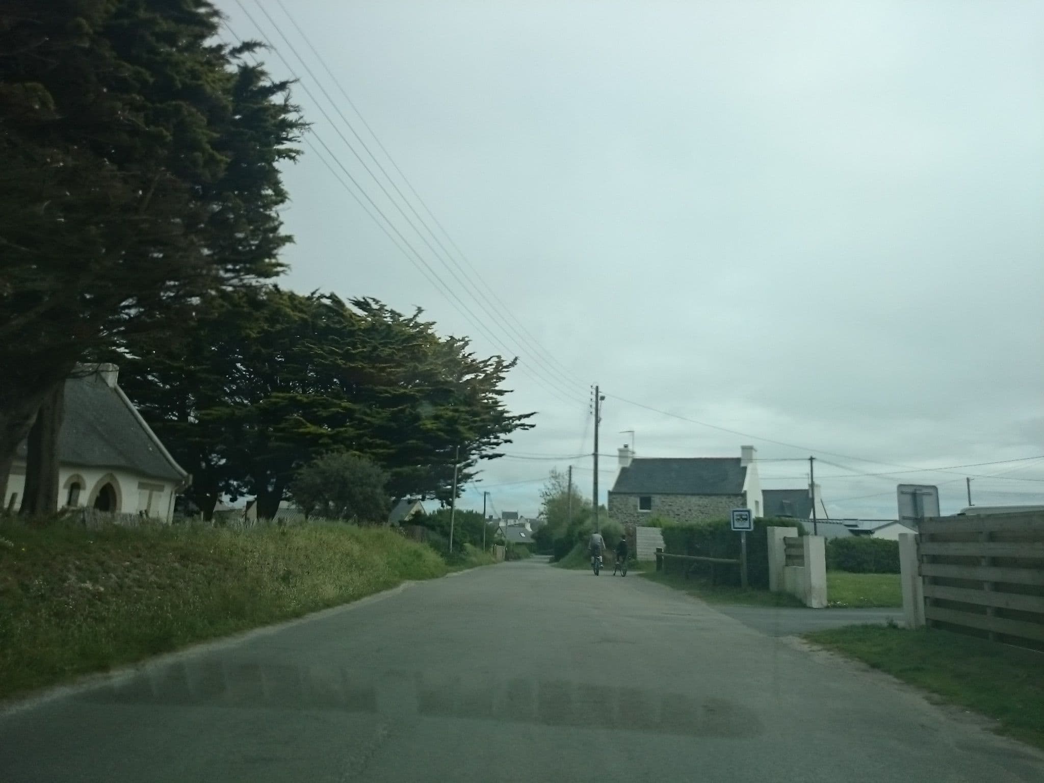 Street view near Aire de Camping-Car de Kerros, Ploudalmézeau — © gotpo (CC BY-SA · Mapillary)