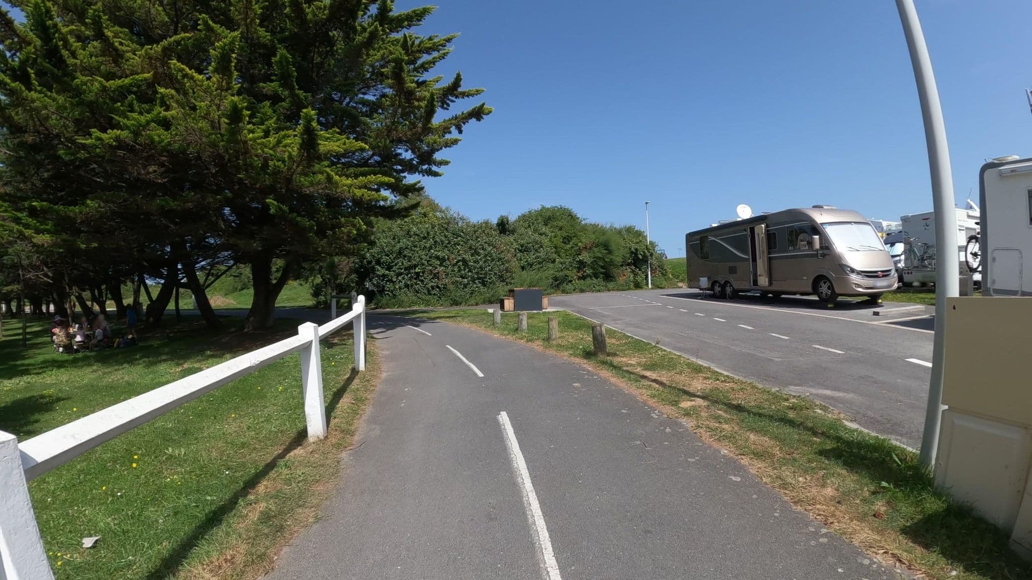 Street view near Aire Camping-Car Ouistreham, Ouistreham — © Nzau (CC BY-SA · Mapillary)