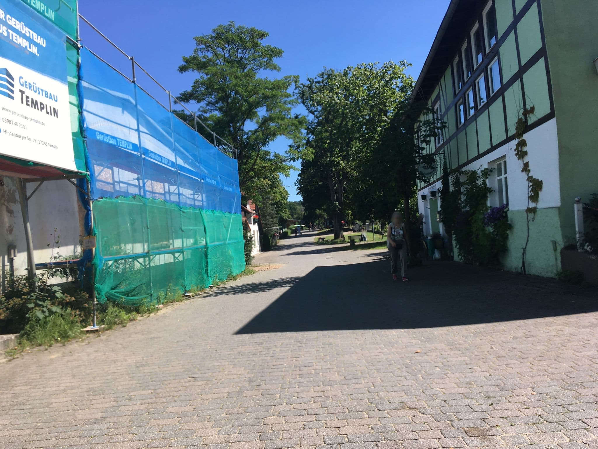 Street view near Stechlin-Touristik am See in Mecklenburg Vorpommern, Fürstenberg — © eserte (CC BY-SA · Mapillary)