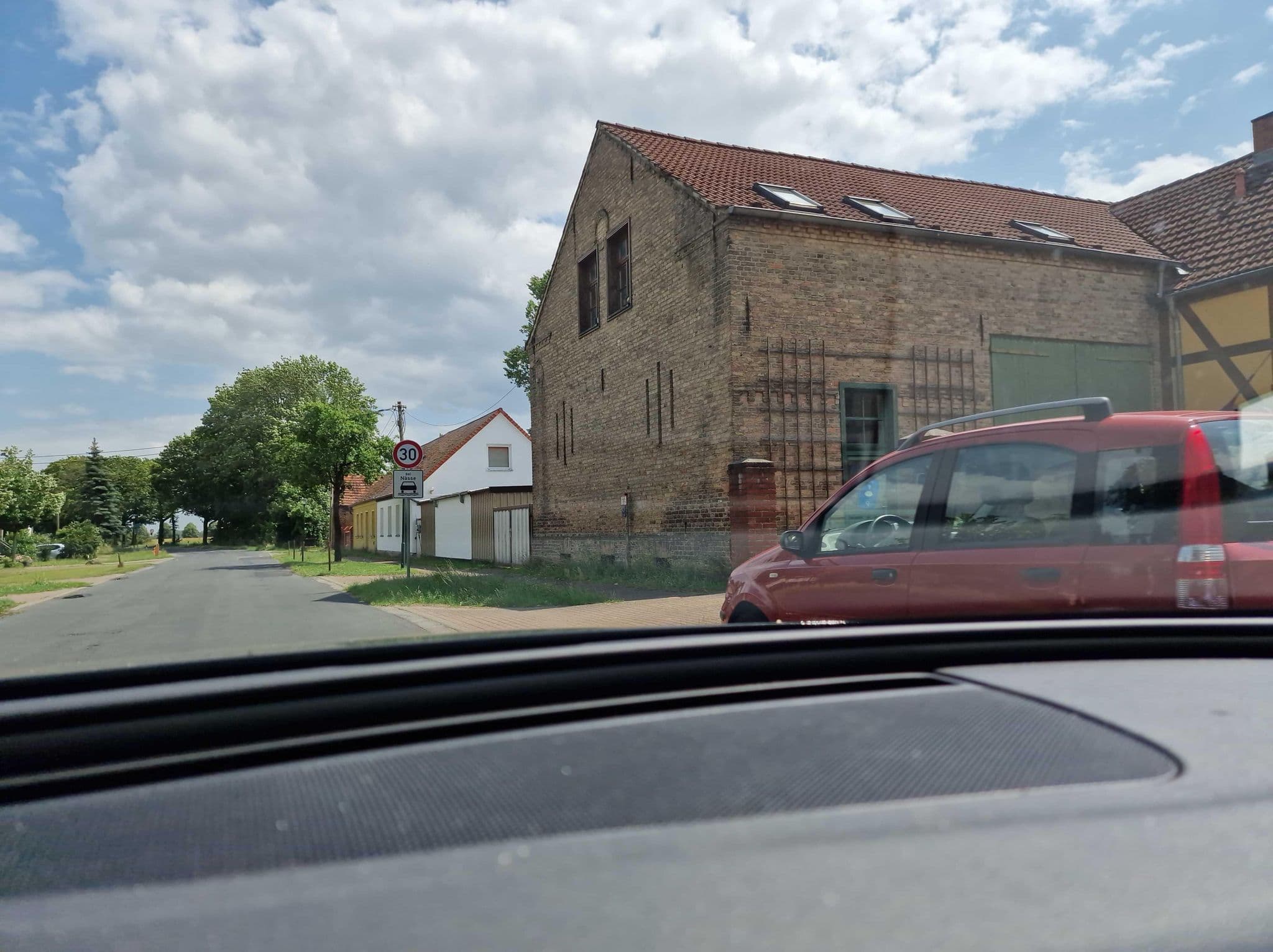 Street view near Lichtenberg, Neuruppin — © atpl_pilot (CC BY-SA · Mapillary)