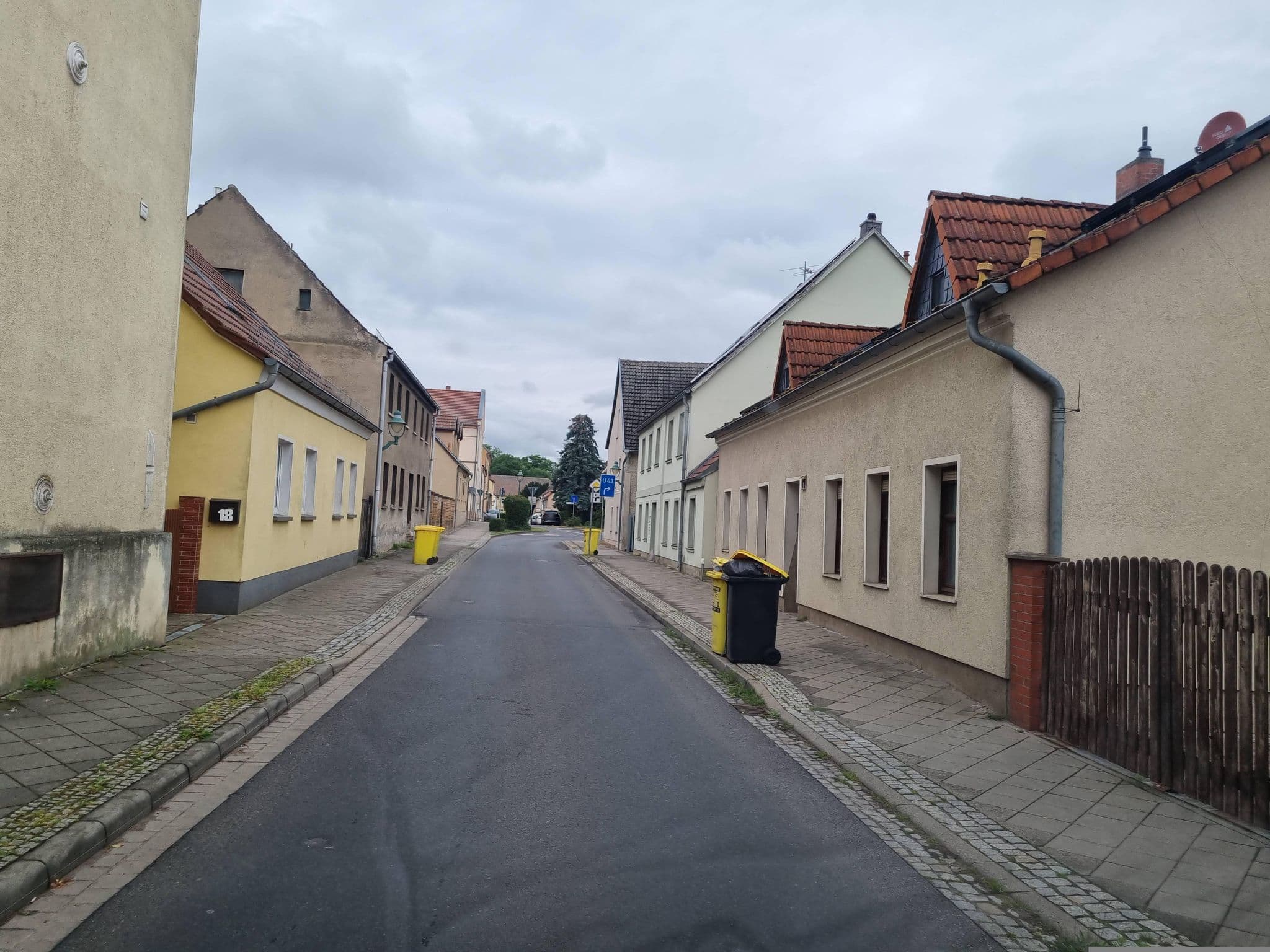 Street view near Hotel am Rhin, Fehrbellin — © dsmm (CC BY-SA · Mapillary)