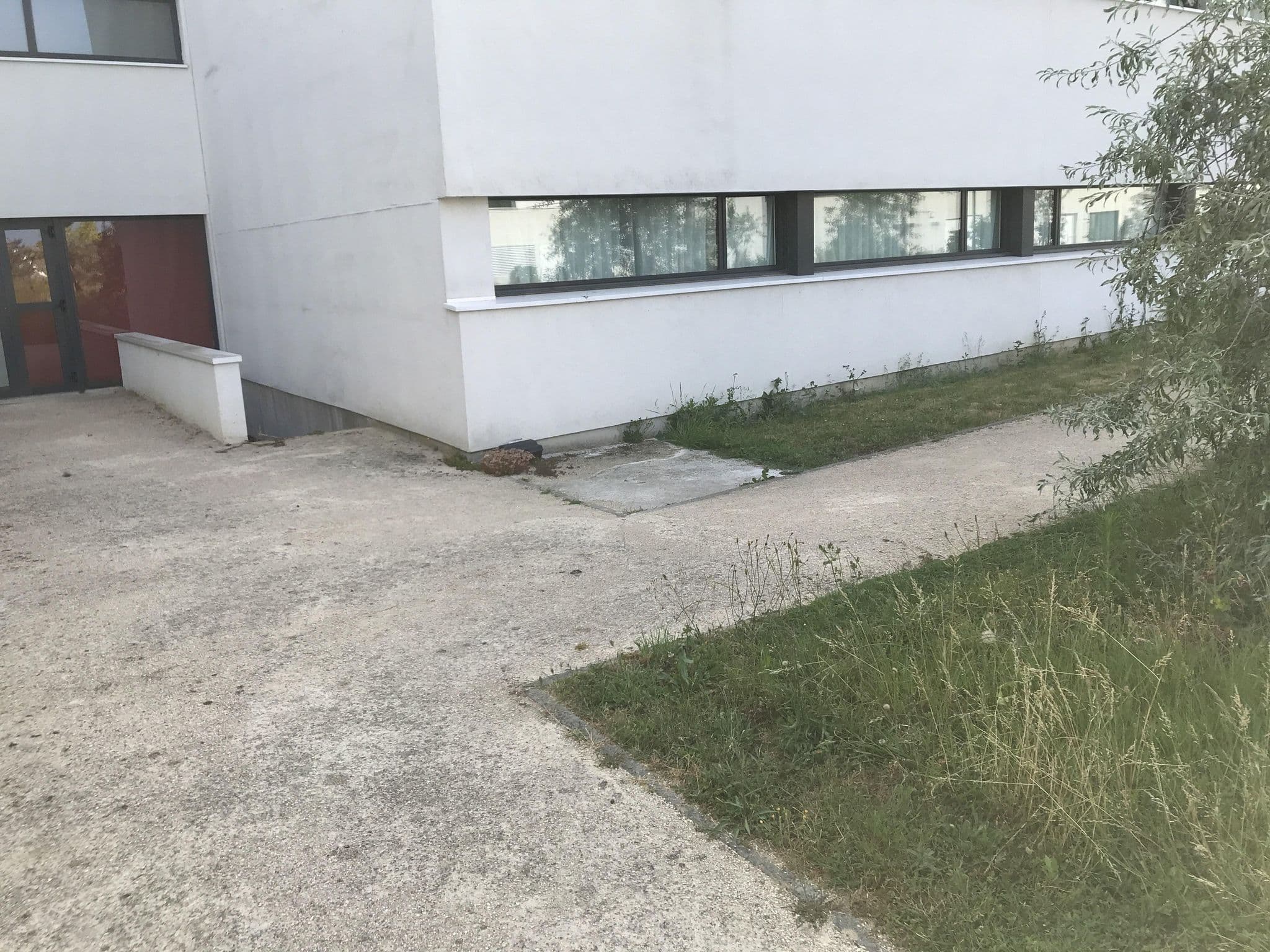 Street view near Hôtel Mercure Paris Orly Airport, Rungis — © josmougn (CC BY-SA · Mapillary)