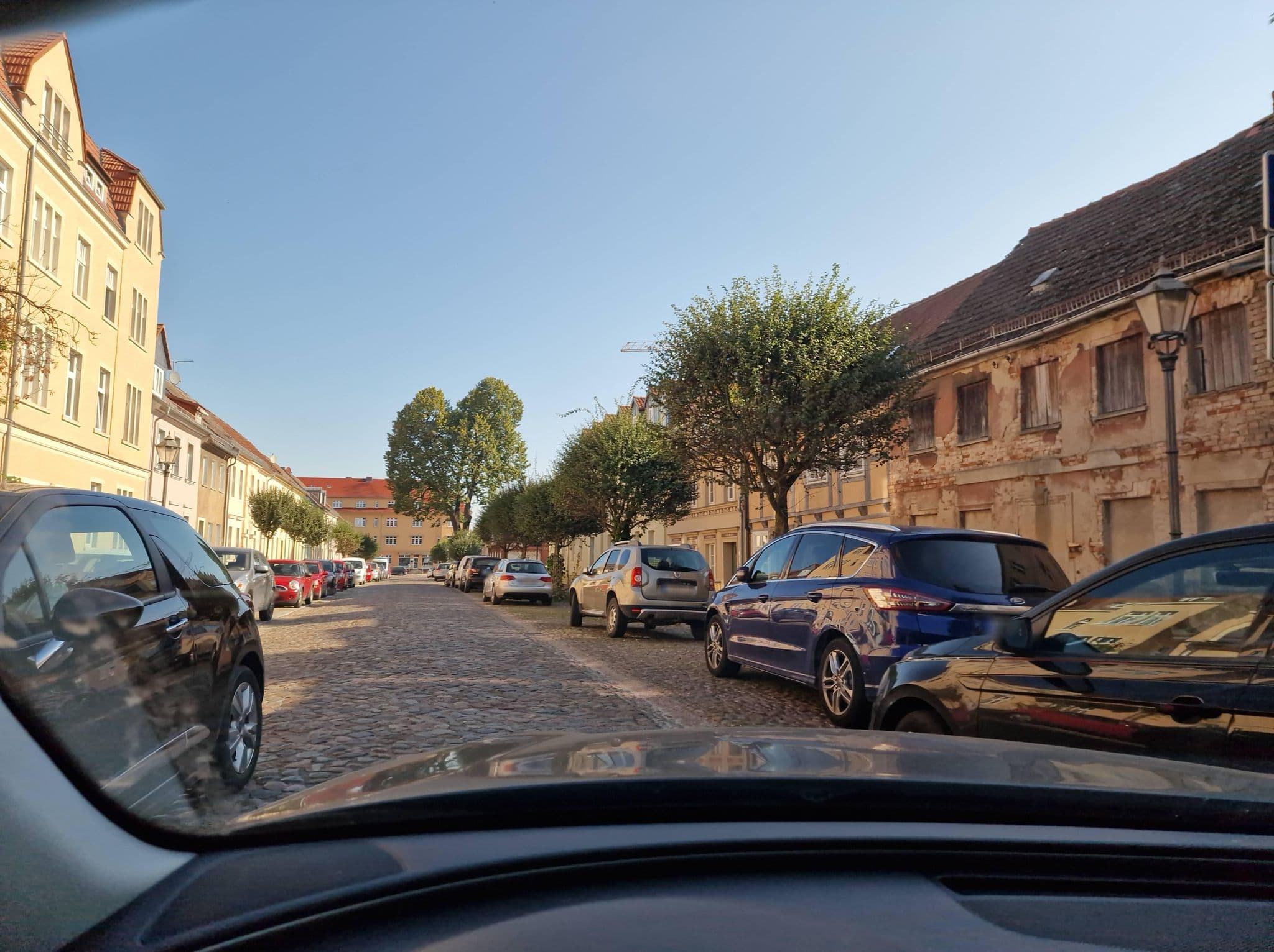Street view near Ferienwohnungen am Ruppiner See und Fontane Therme, Neuruppin — © atpl_pilot (CC BY-SA · Mapillary)
