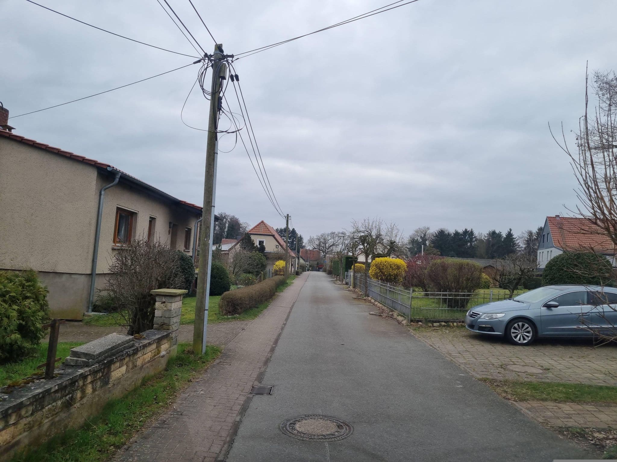 Street view near Pension Alte Deckstation Inh. Susanne Weiffenbach, Wusterhausen — © dsmm (CC BY-SA · Mapillary)