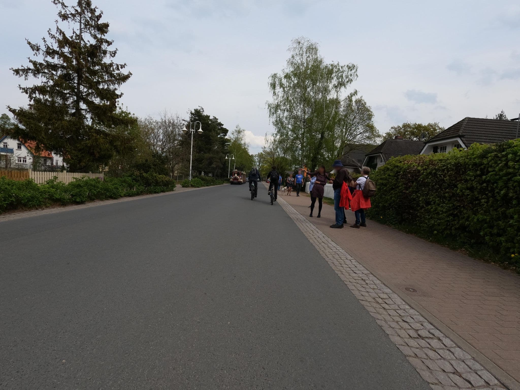 Street view near Wolffs-Idyll, Ostseebad Prerow — © hektor1989 (CC BY-SA · Mapillary)