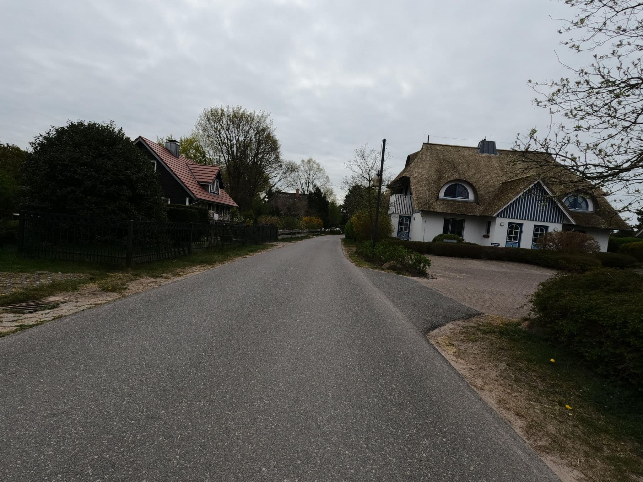 Street view near Hein Mück - Ferienwohnung, Ostseebad Prerow — © hektor1989 (CC BY-SA · Mapillary)