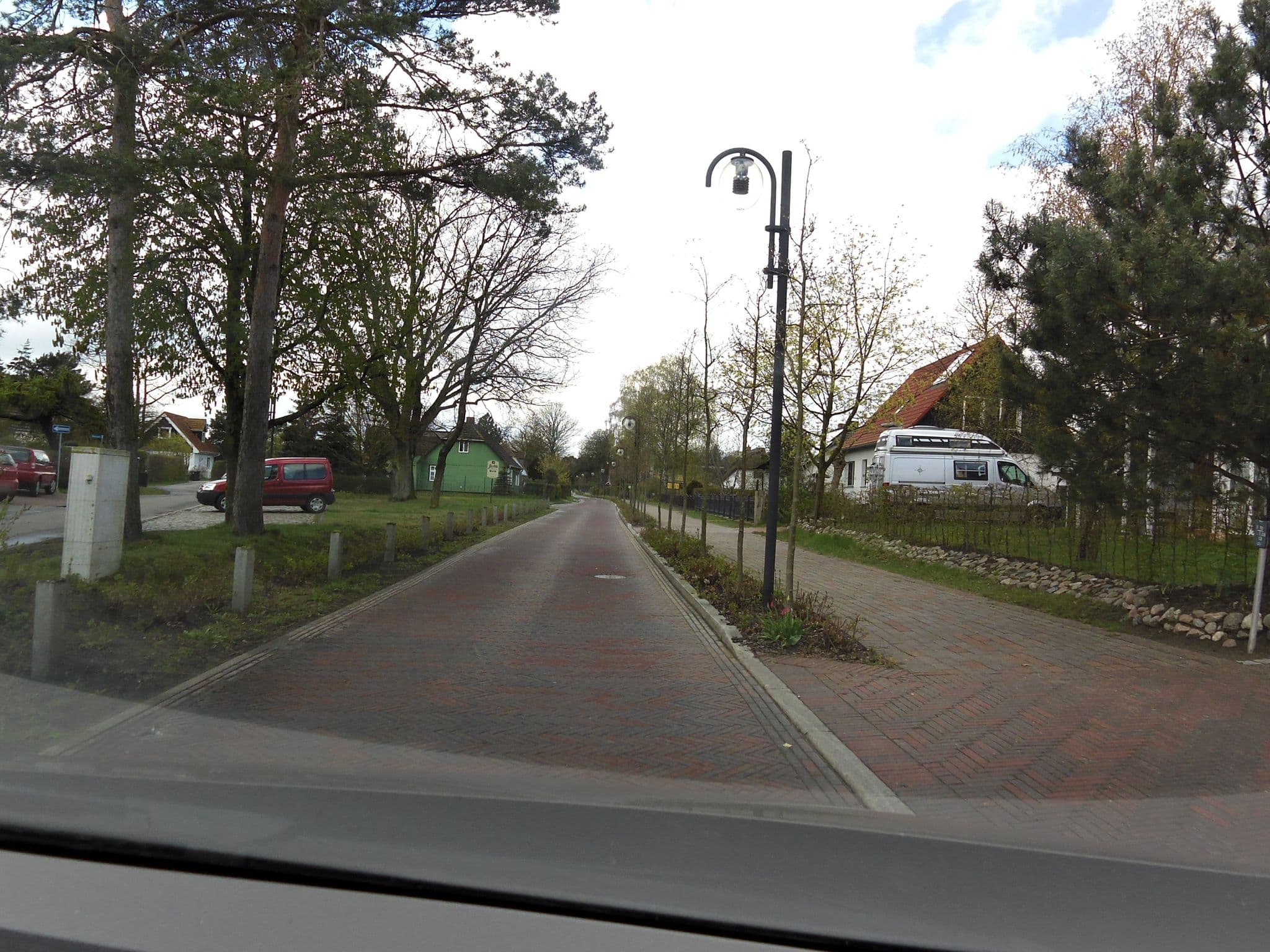 Street view near Haus Krischan, Ostseebad Prerow — © zoegglmeyr (CC BY-SA · Mapillary)