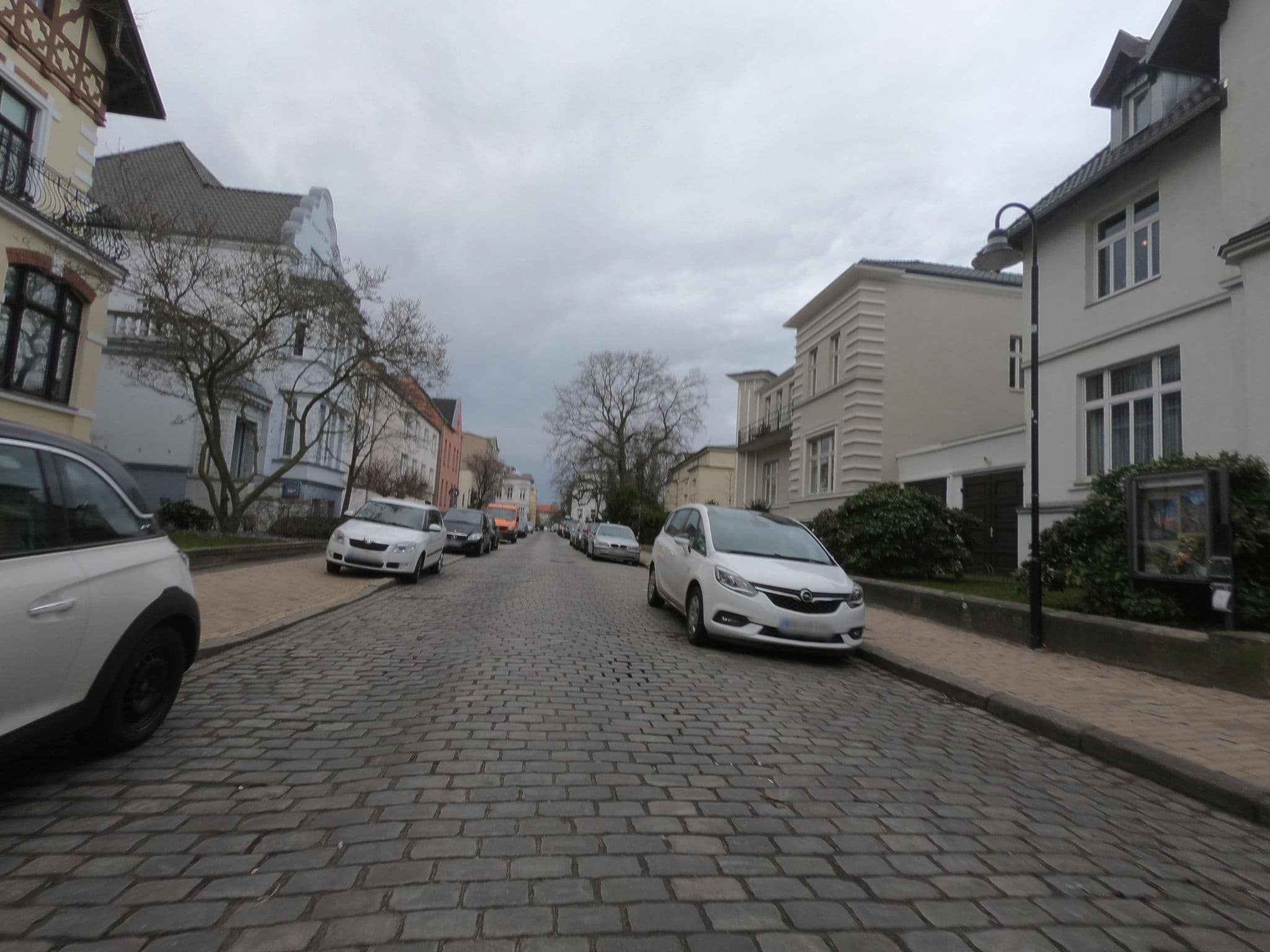 Street view near Favorent, Rostock — © 8of9 (CC BY-SA · Mapillary)