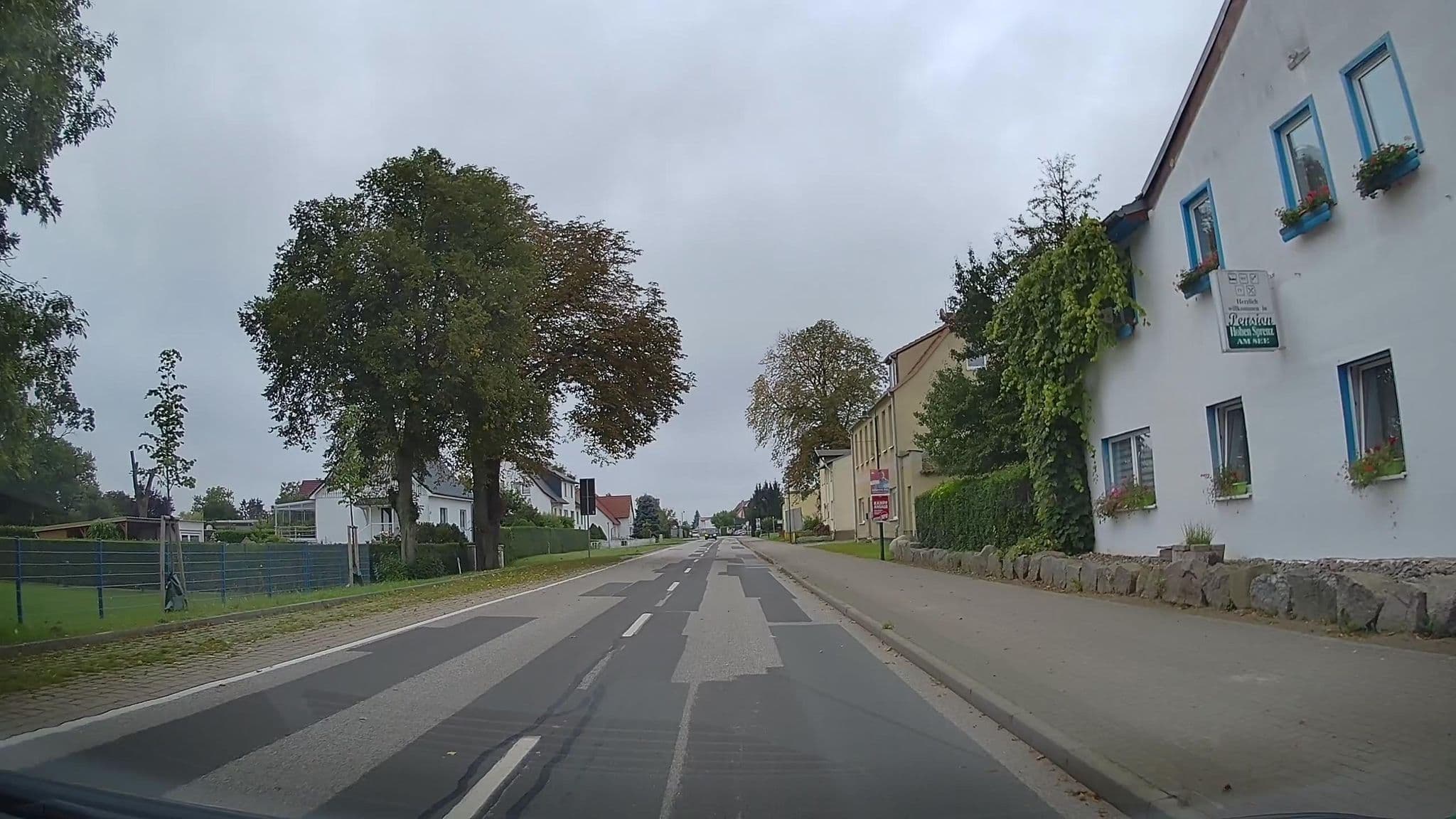 Street view near Pension Hohen Sprenz Inh. Angelika Exler, Schwaan — © hendel (CC BY-SA · Mapillary)