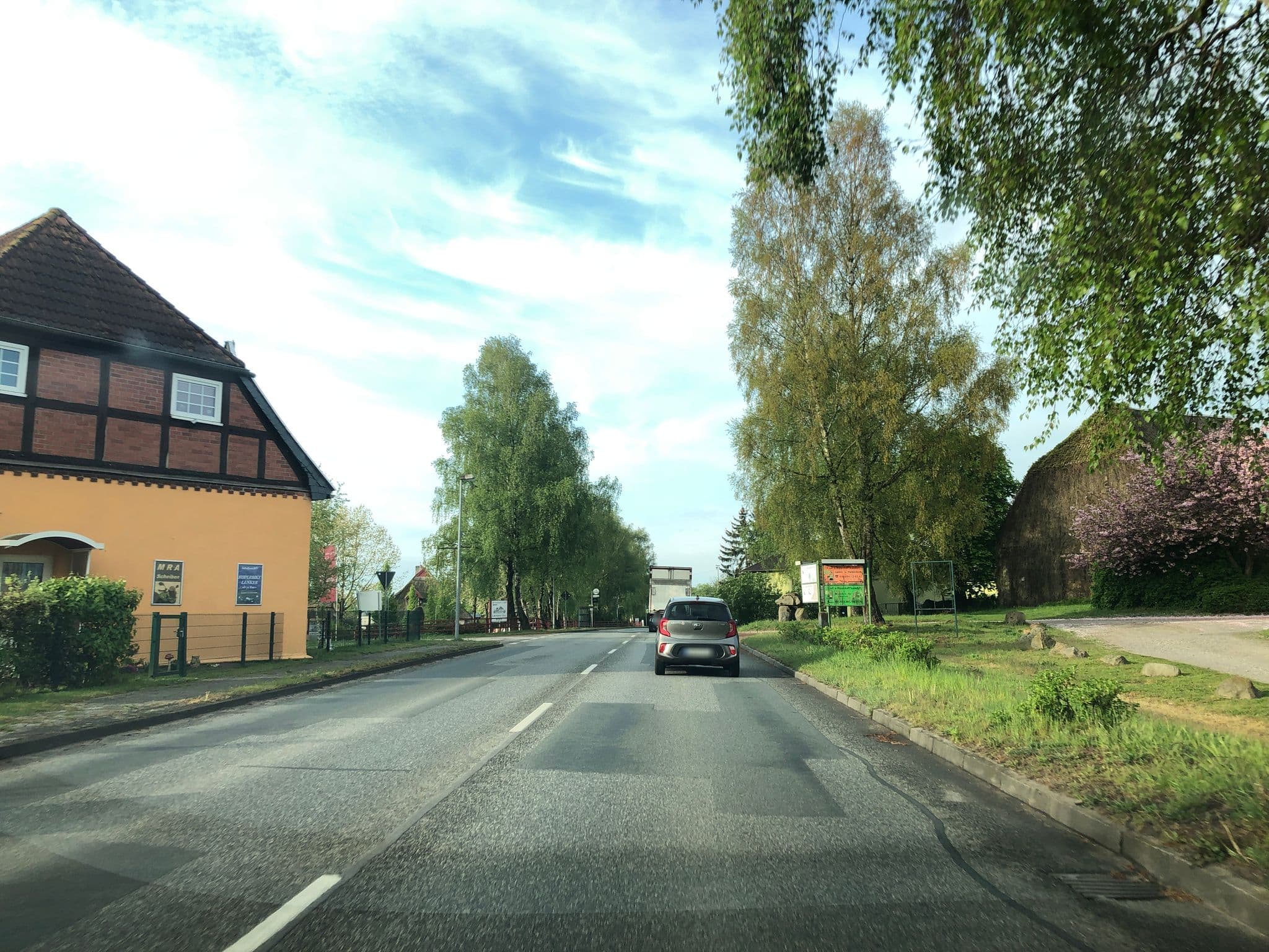 Street view near Landhotel Kuhs, Güstrow — © rjrrjr3 (CC BY-SA · Mapillary)